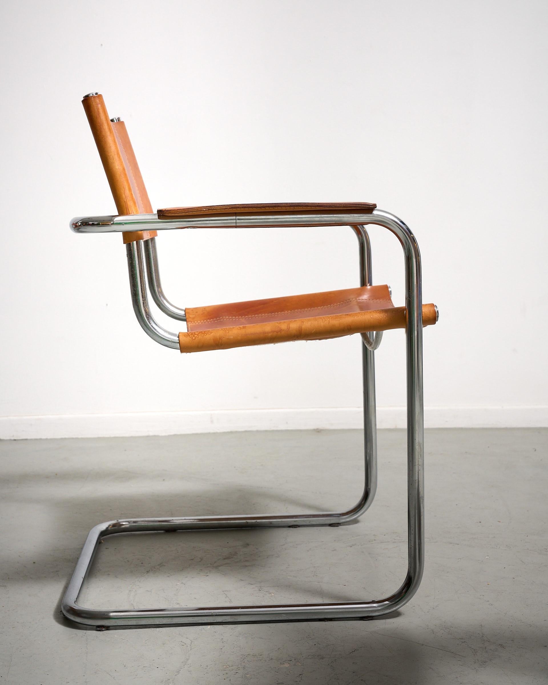 Cantilever chairs by Matteo Grassi For Sale 6