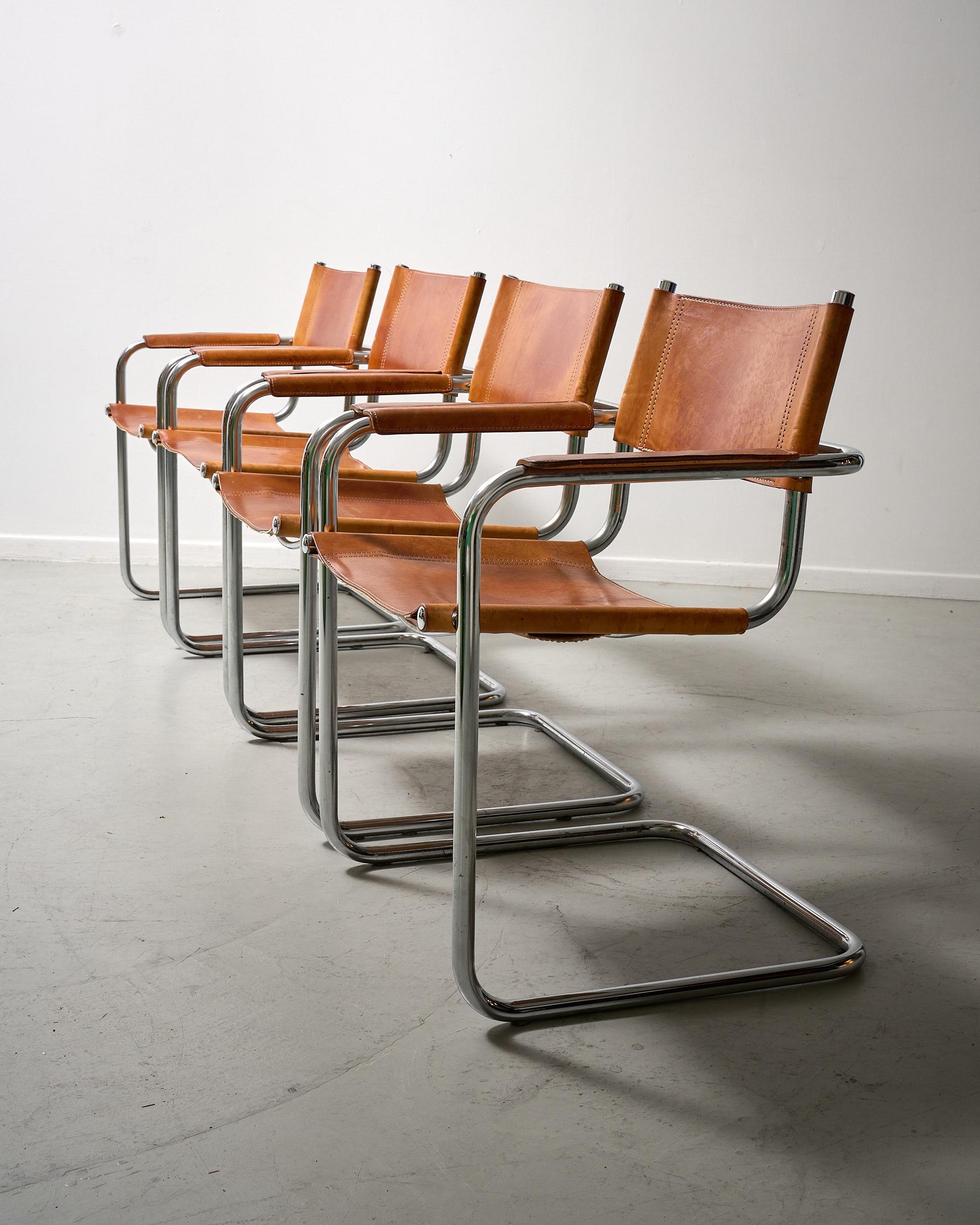 Cantilever chairs by Matteo Grassi For Sale 1