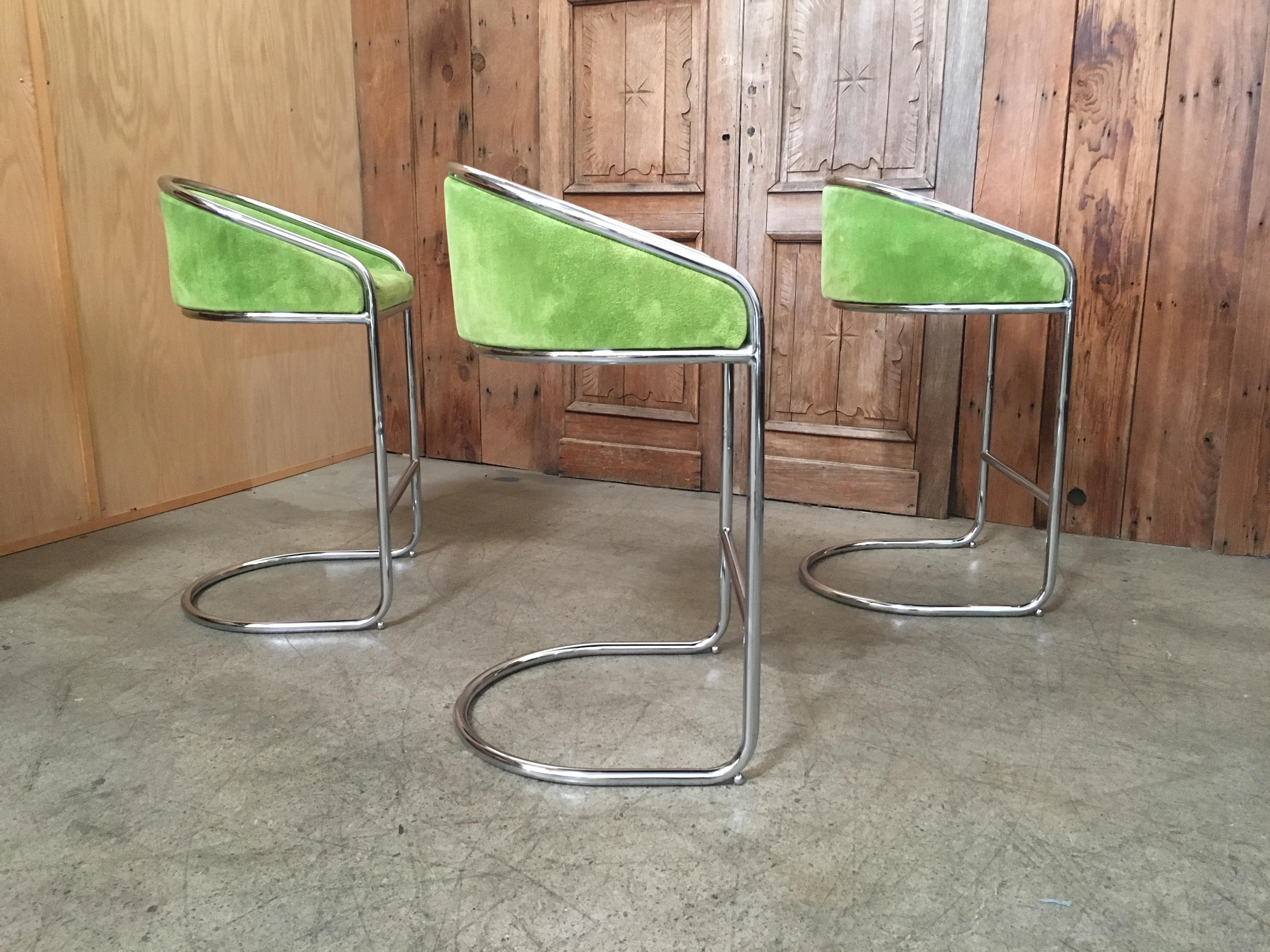 Cantilever Chrome Bar Stools Set of Three In Good Condition In Denton, TX