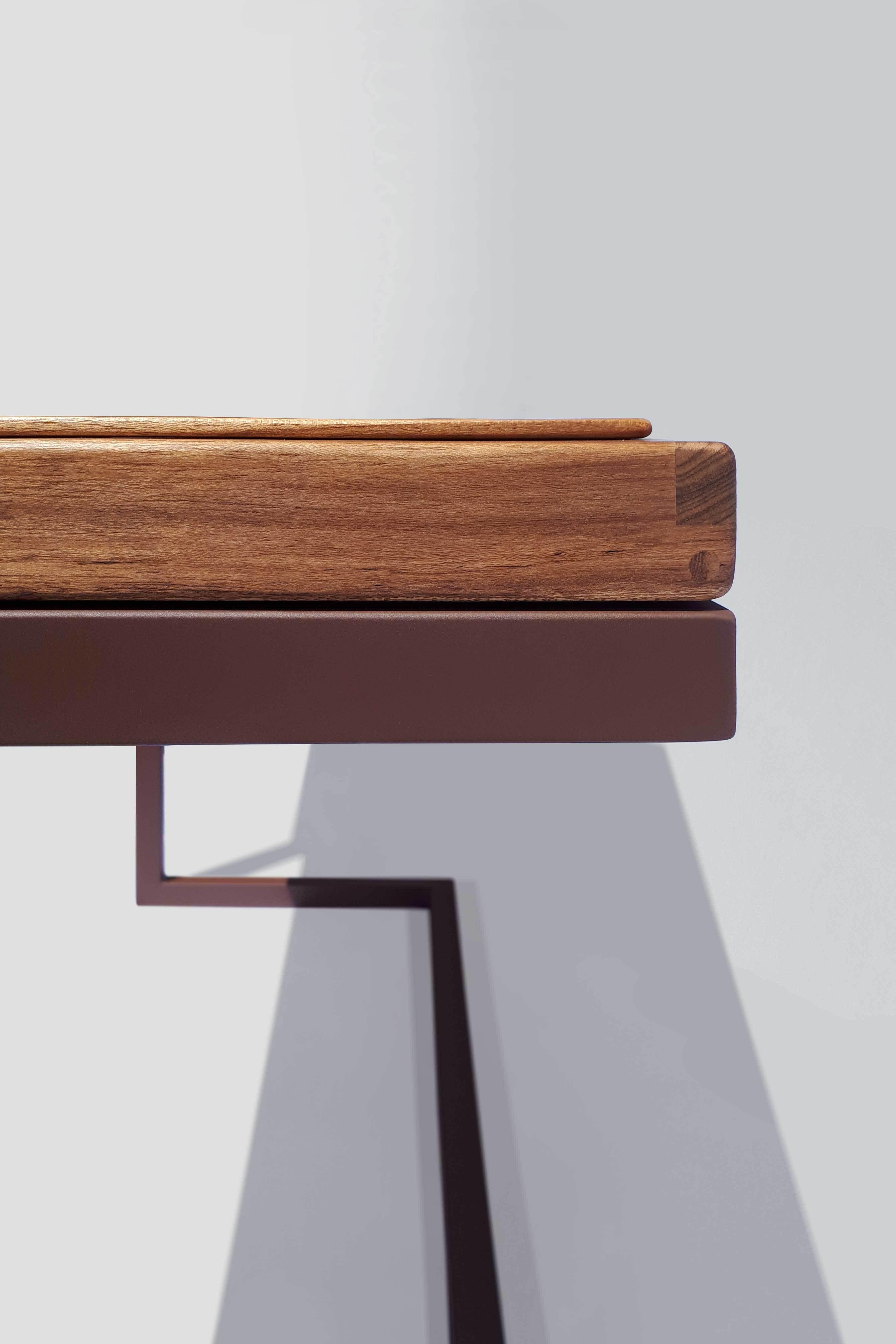 Brésilien Bureau Freijó artisanal brésilien minimaliste ''Cantilever'' de Dimitrih Correa en vente