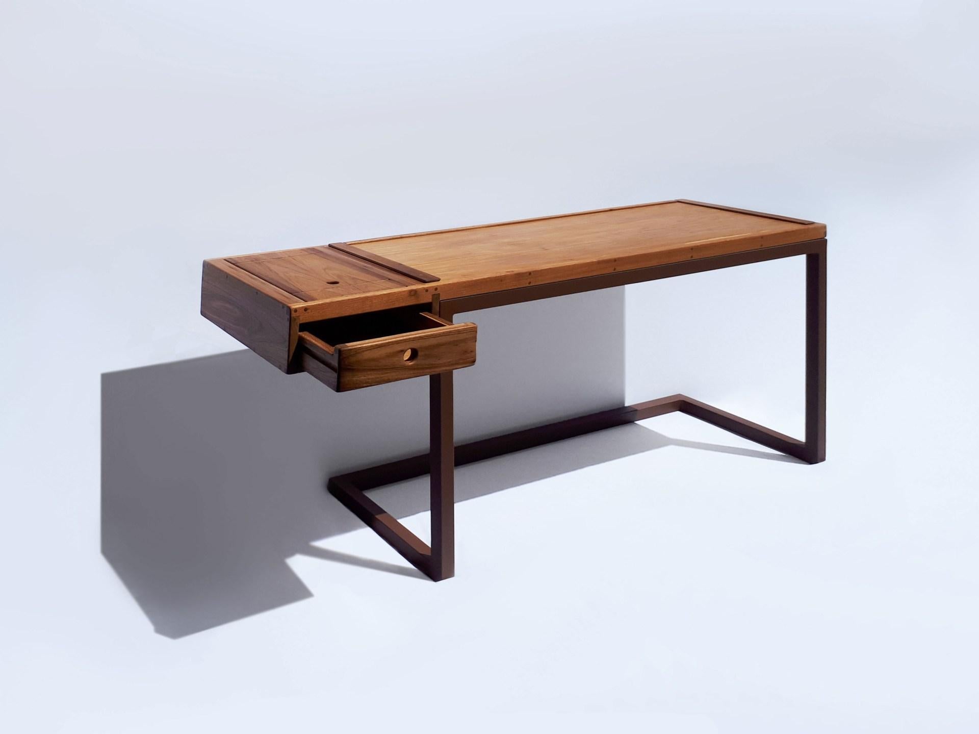 Minimalist Brazilian Handcrafted Freijó Desk ''Cantilever'' by Dimitrih Correa For Sale 2