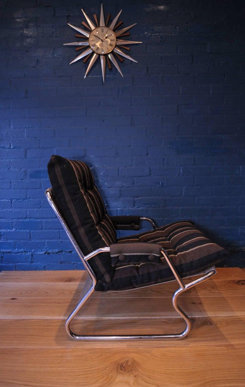 Mid-Century Modern Cantilever Danish Tubular Chromed Lounge Armchair with Retro Striped Cushions For Sale