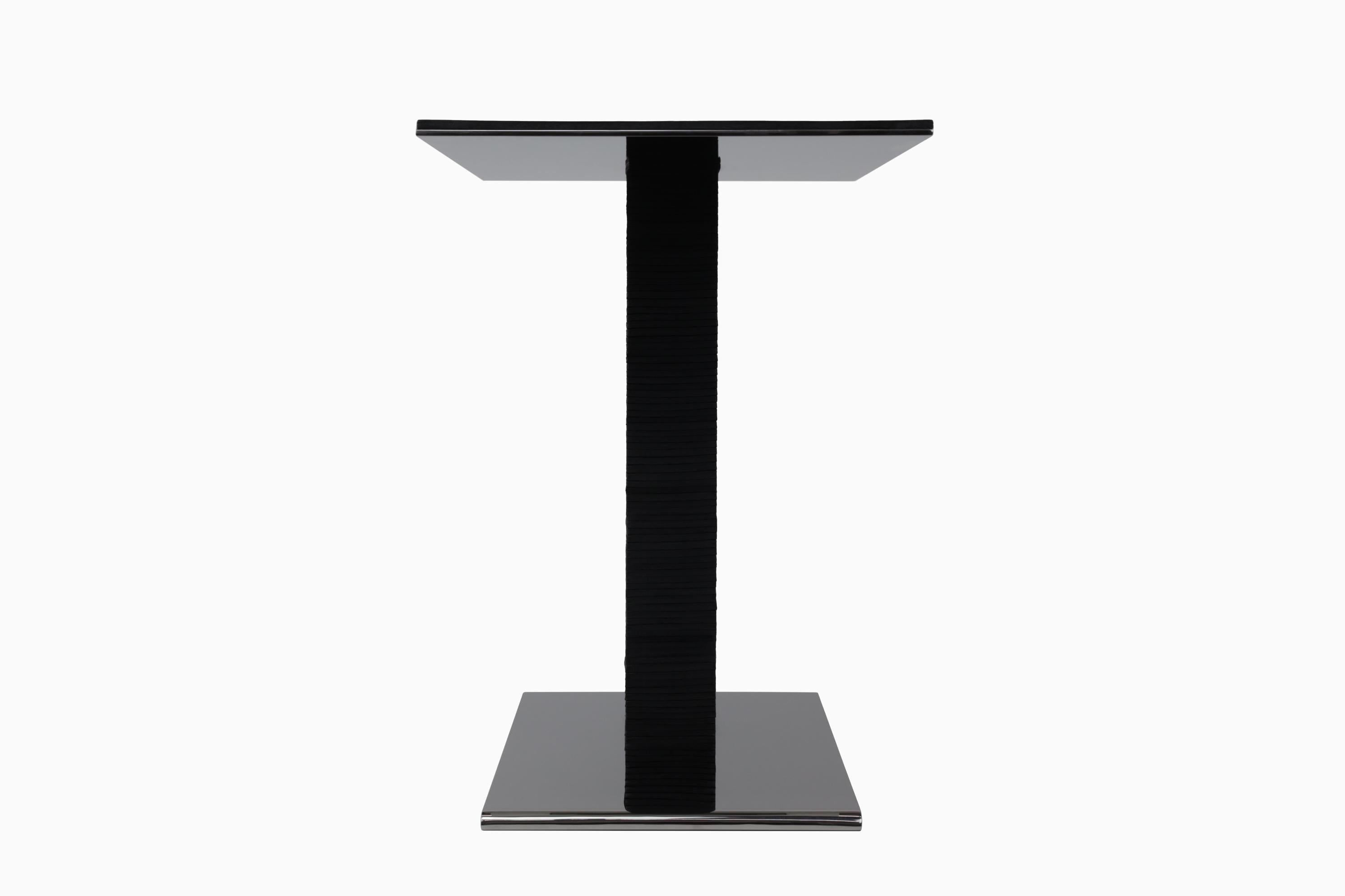 Table d'appoint Cantilever Infinity en acier inoxydable et cuir  en vente 1