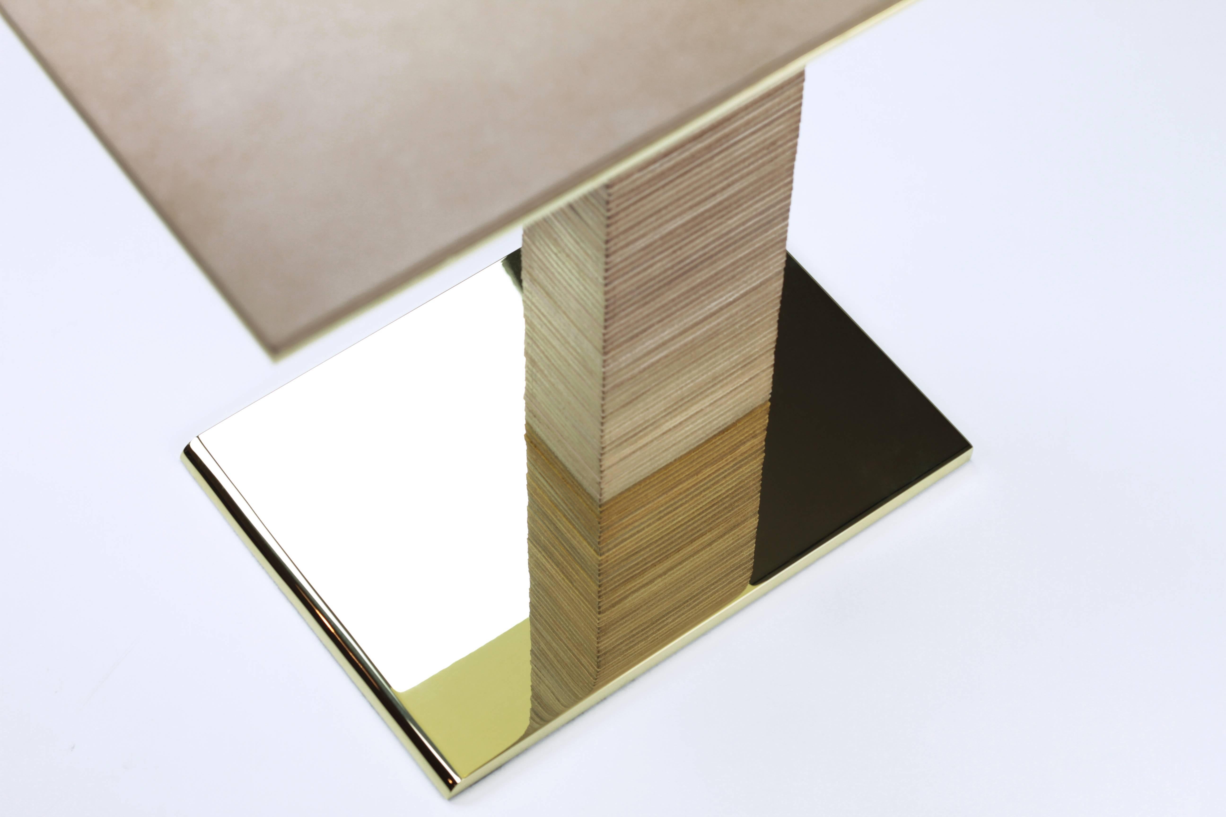 Poli Table d'appoint Cantilever Infinity en cuir et laiton de Christopher Kreiling en vente
