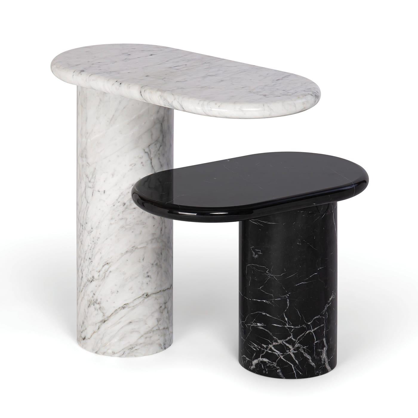 Italiano Cantilever L White Carrara Marble Side Table in vendita