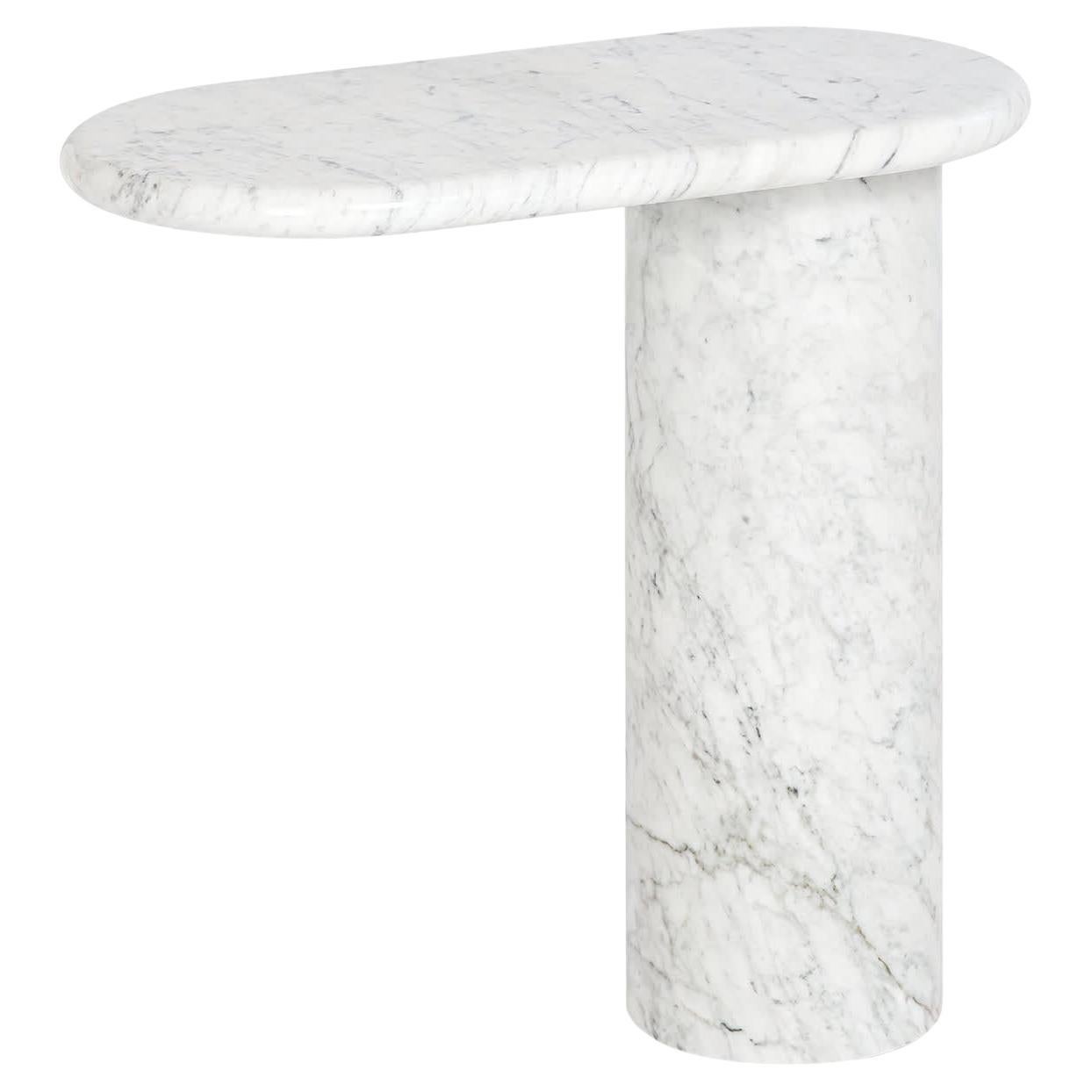 Cantilever L White Carrara Marble Side Table in vendita