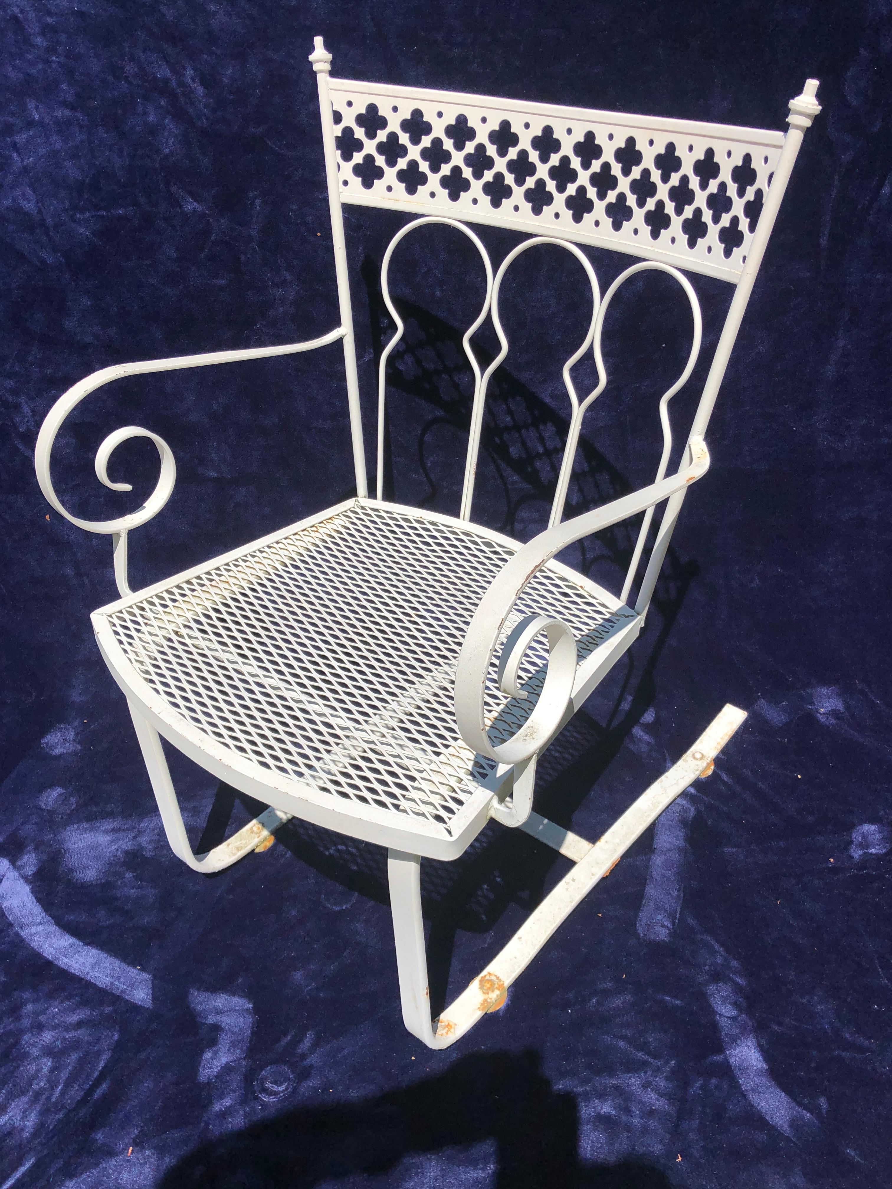 Italian Cantilever Lounging Armchair by Salterini Taj Mahal Motif For Sale