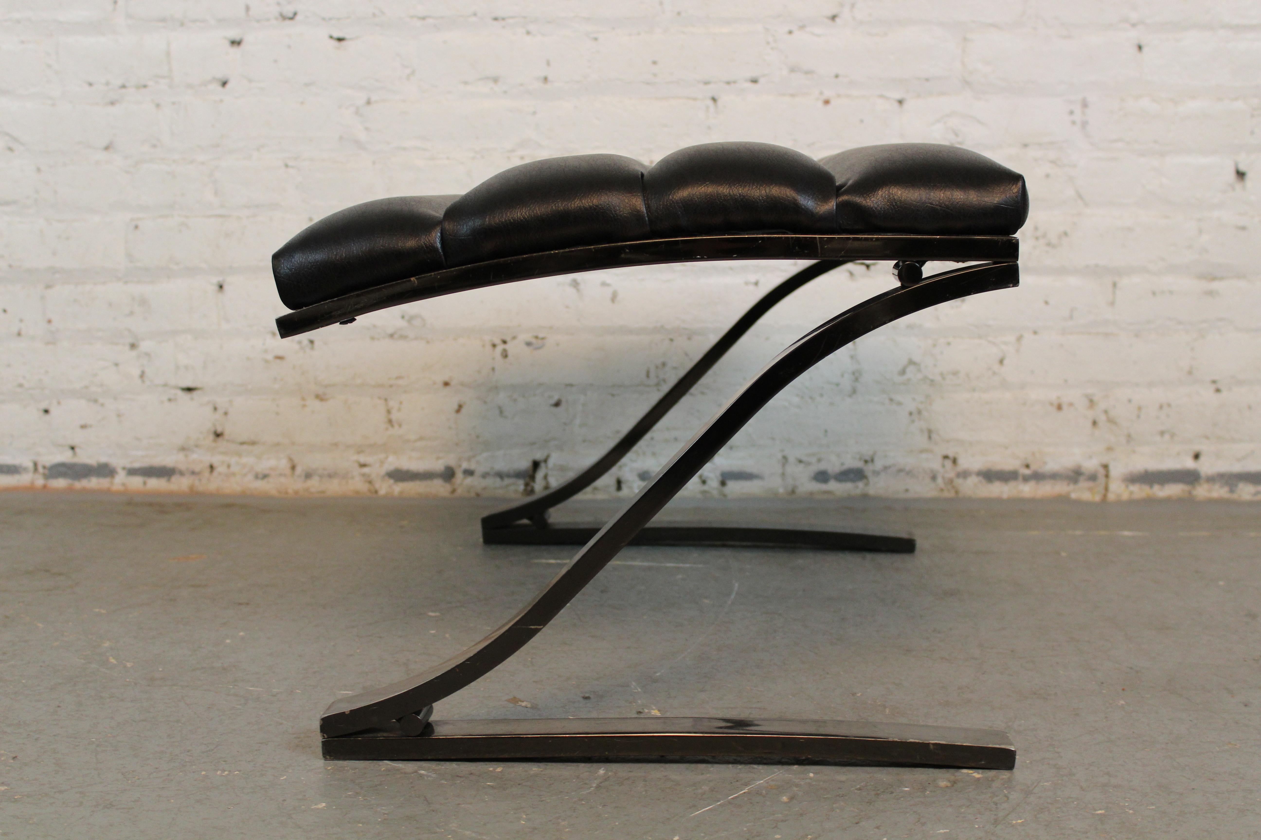 Freischwingender Scoop Chair und Ottoman von Design Institute America im Angebot 11