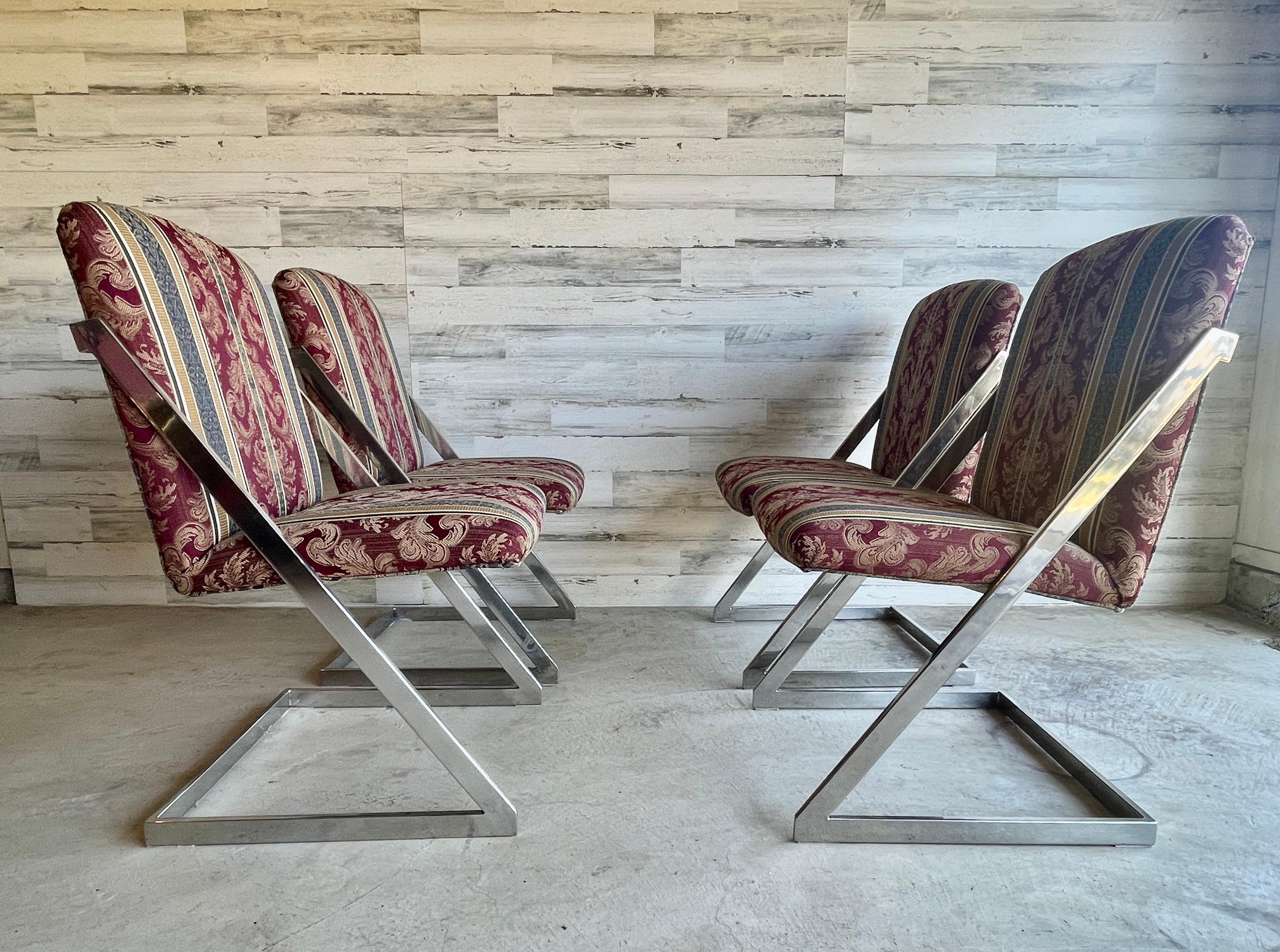 Sedie da pranzo a sbalzo Z & Z - Set di 4 In condizioni buone in vendita a Denton, TX