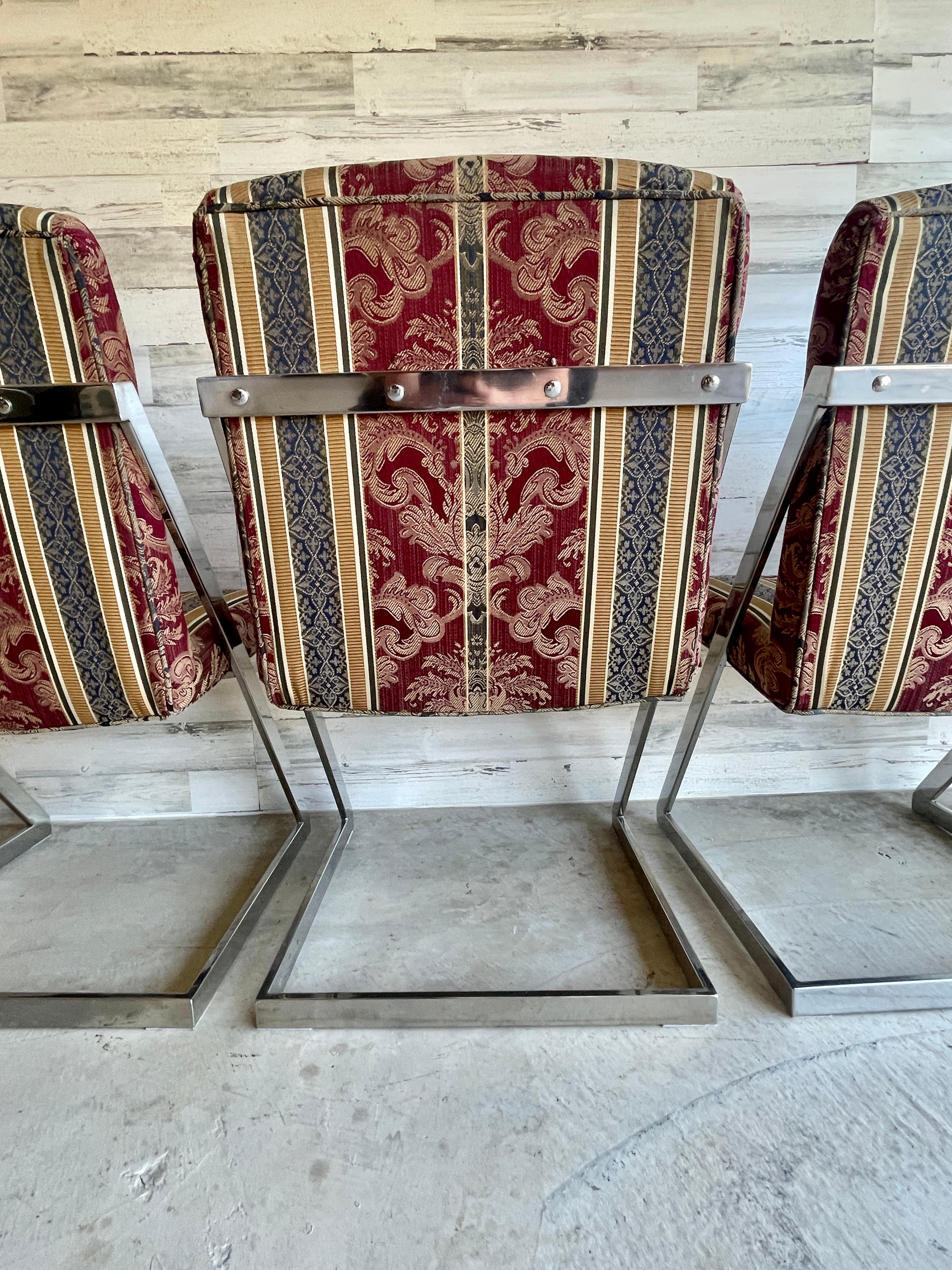 Sedie da pranzo a sbalzo Z & Z - Set di 4 in vendita 2