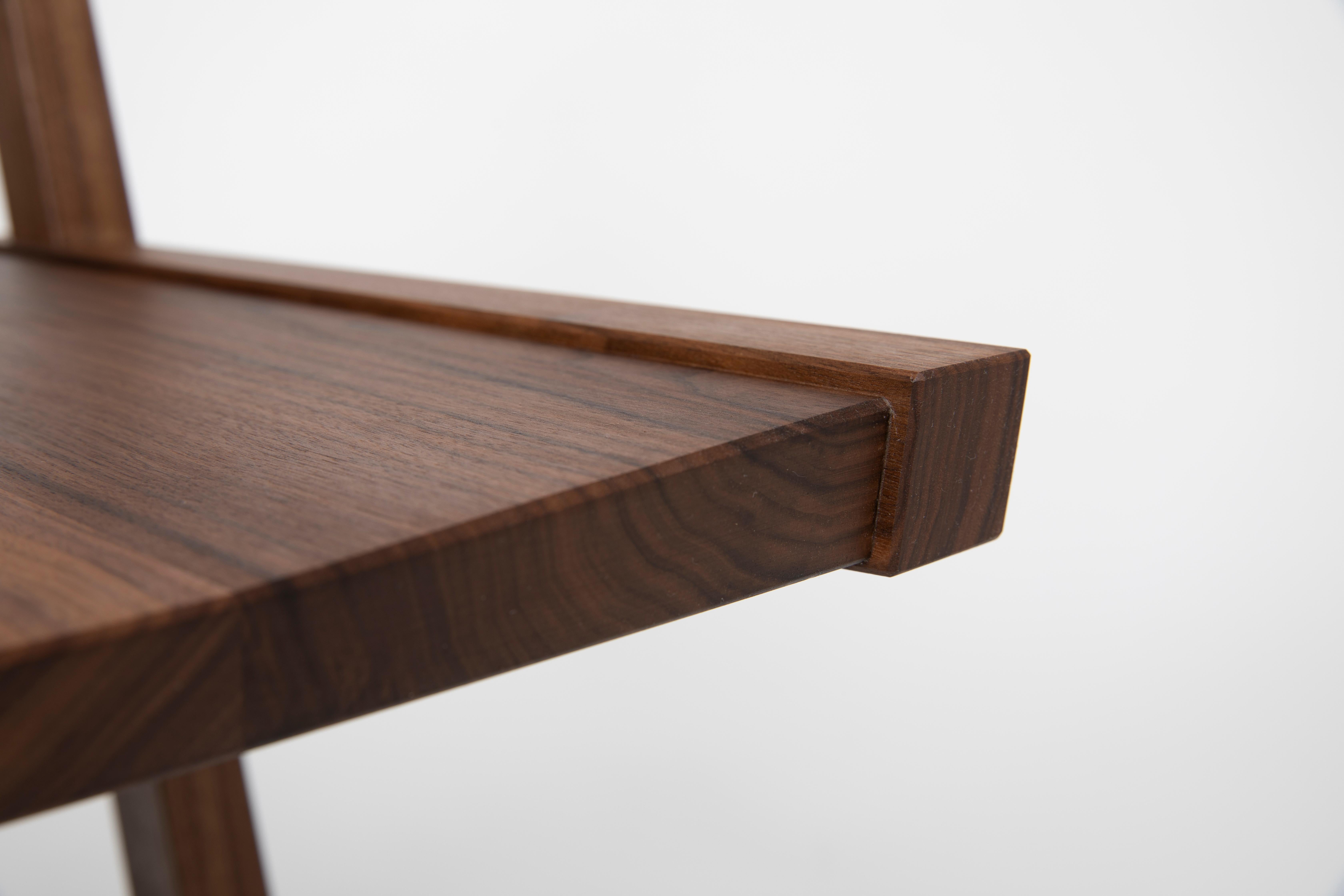 chaise cantilever #3 fabriquée à la main en cerisier noir massif avec finition à l'huile en vente 4