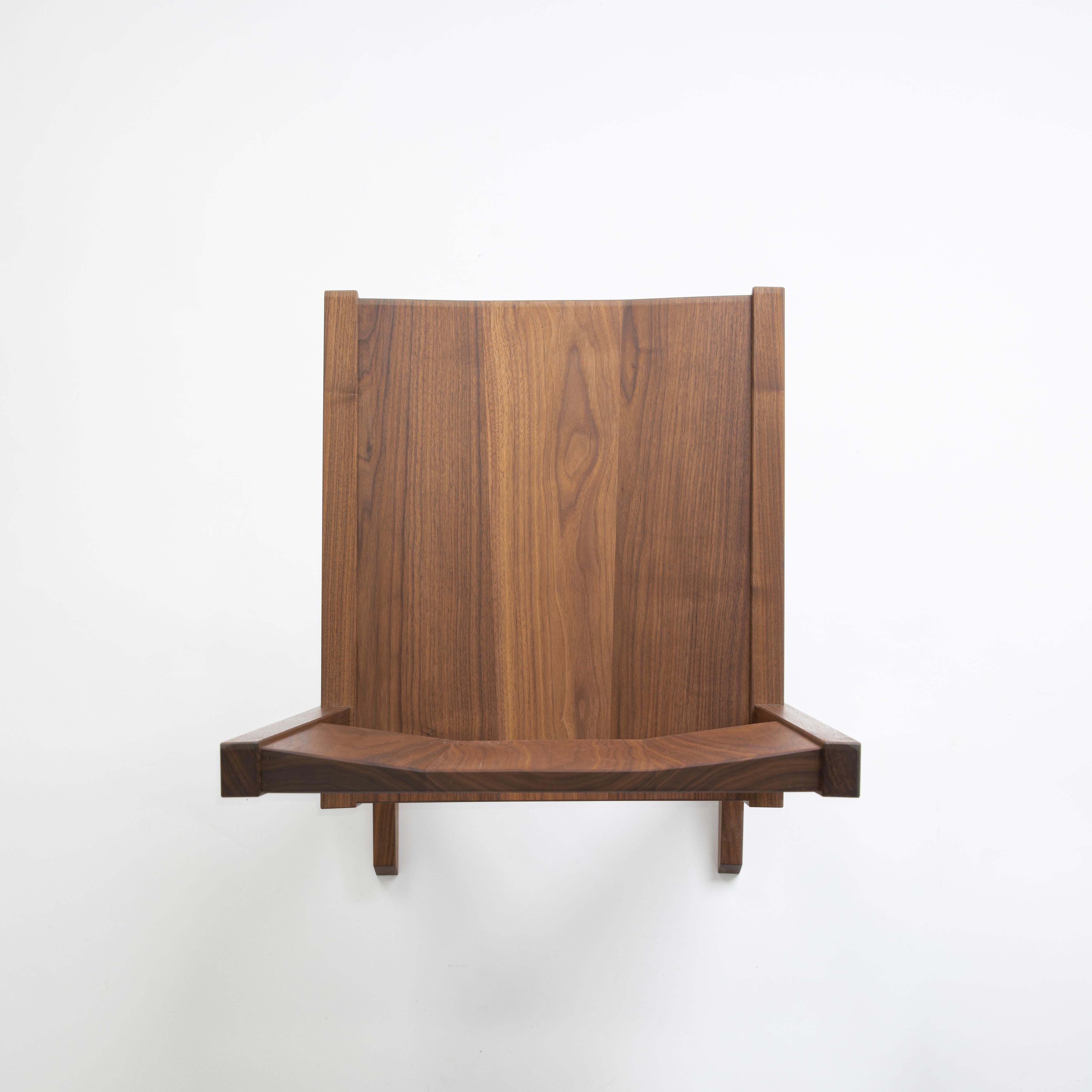Bois chaise cantilever #3 fabriquée à la main en cerisier noir massif avec finition à l'huile en vente