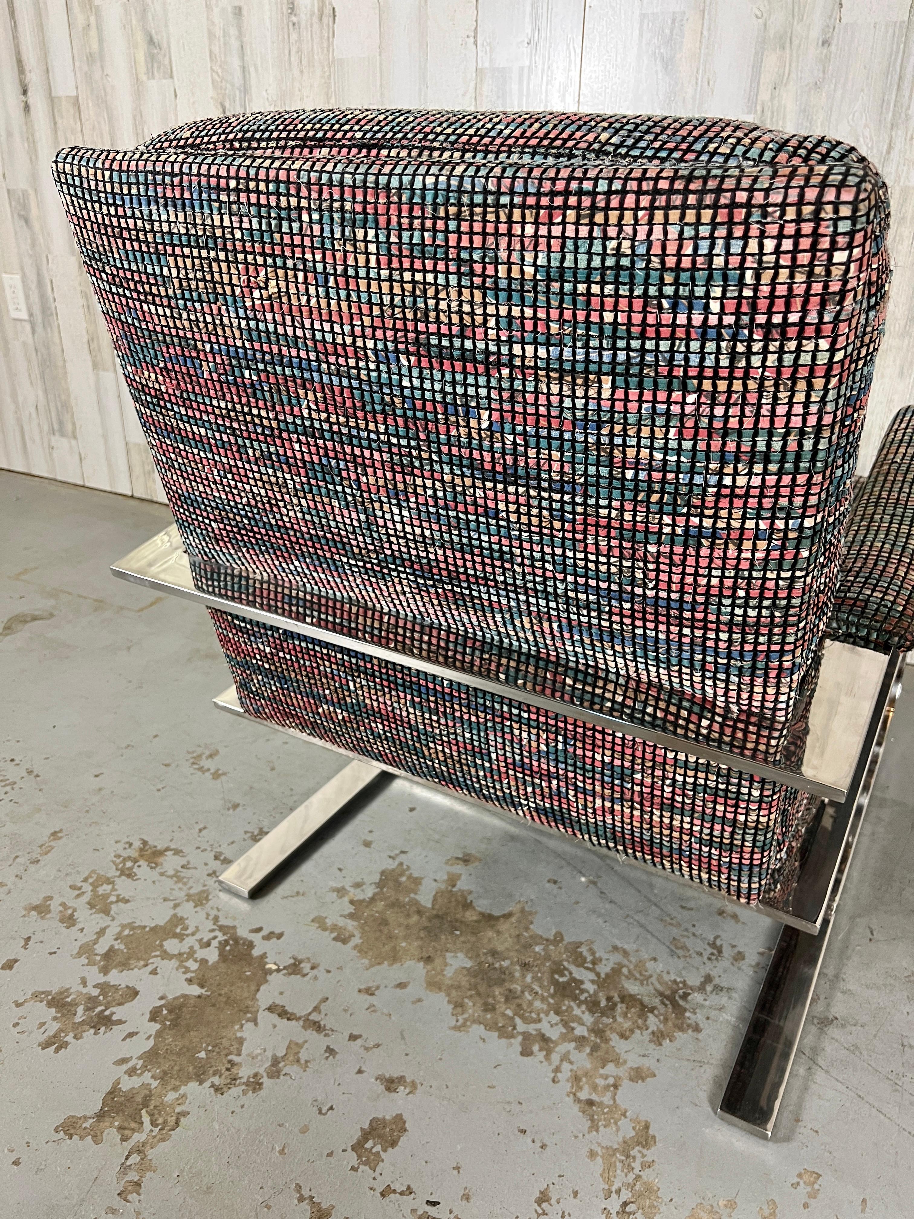 Chaise longue et pouf en porte-à-faux en chrome en vente 12
