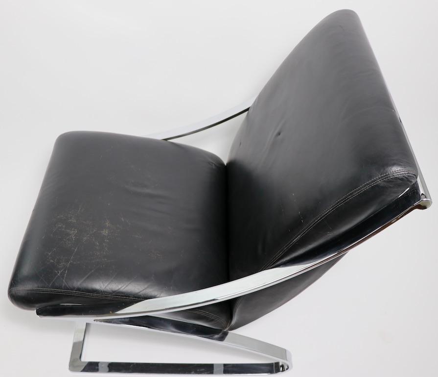 Cantilevered Leather and Chrome Lounge Chair and Ottoman by Paul Tuttle In Good Condition In New York, NY