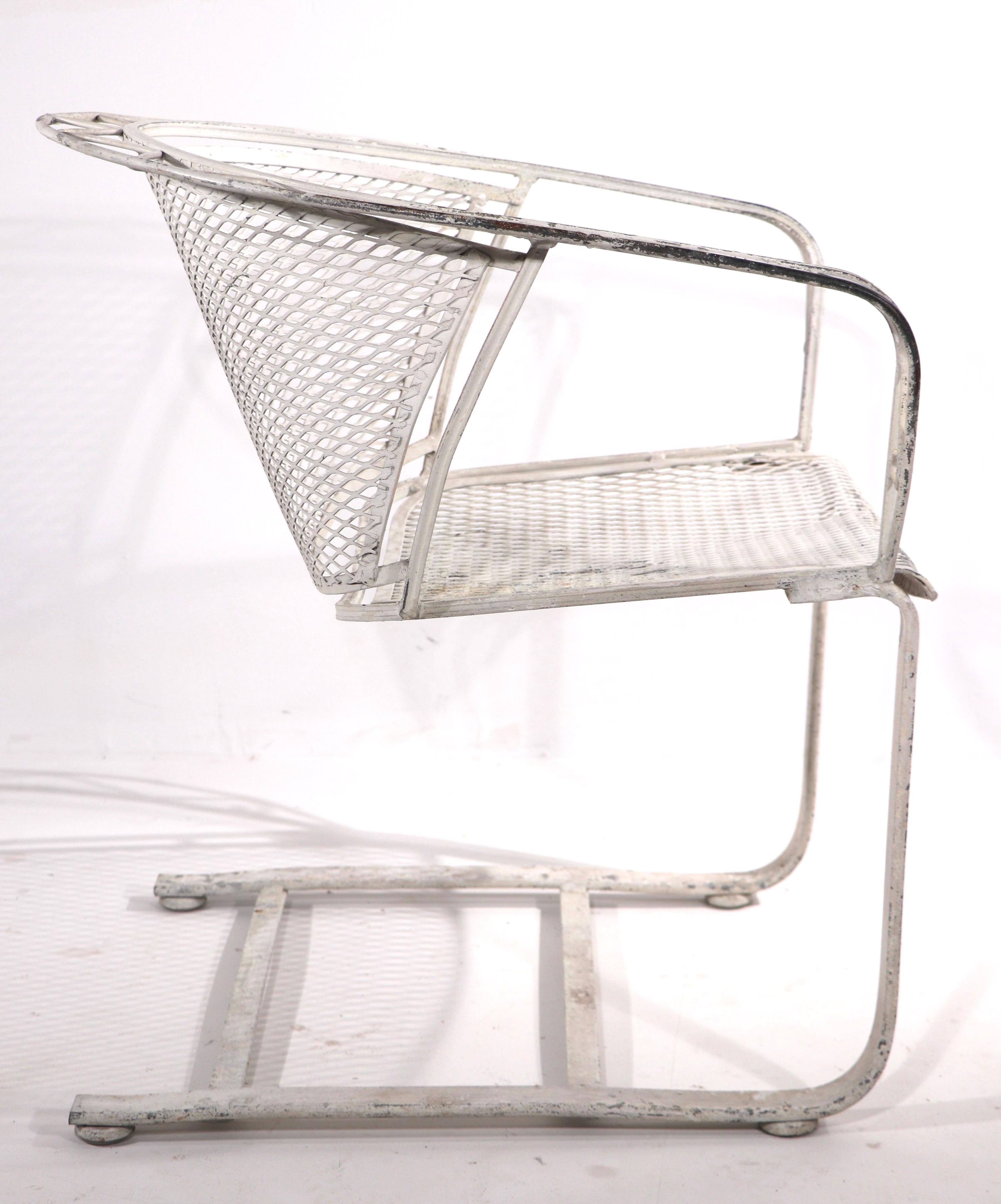 Cantilevered Salterini Lounge Patio Garden Chair In Good Condition In New York, NY