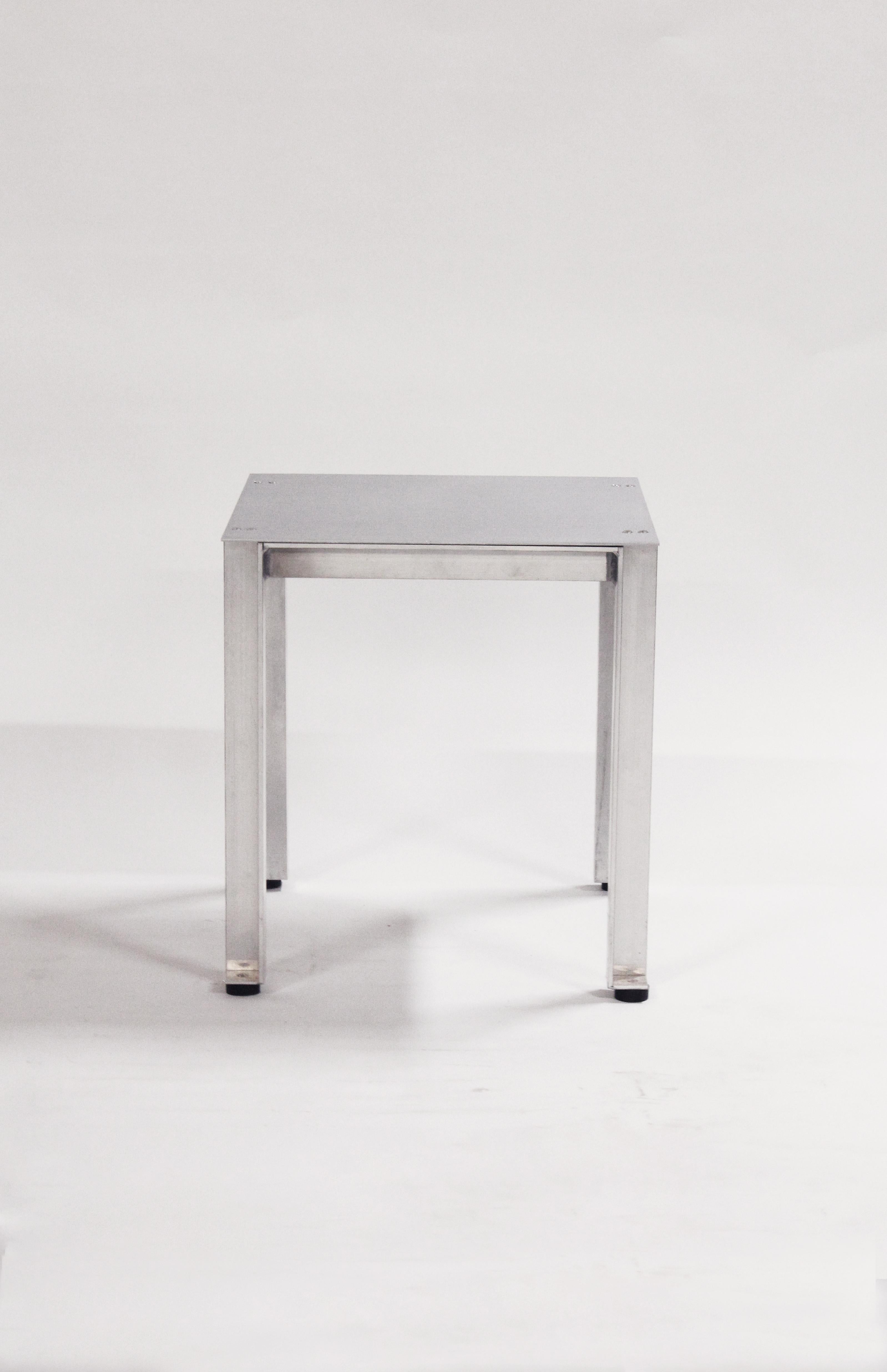 Industriel Table d'appoint CANTO en aluminium brossé Luiz Solano, Brésil 2023 en vente