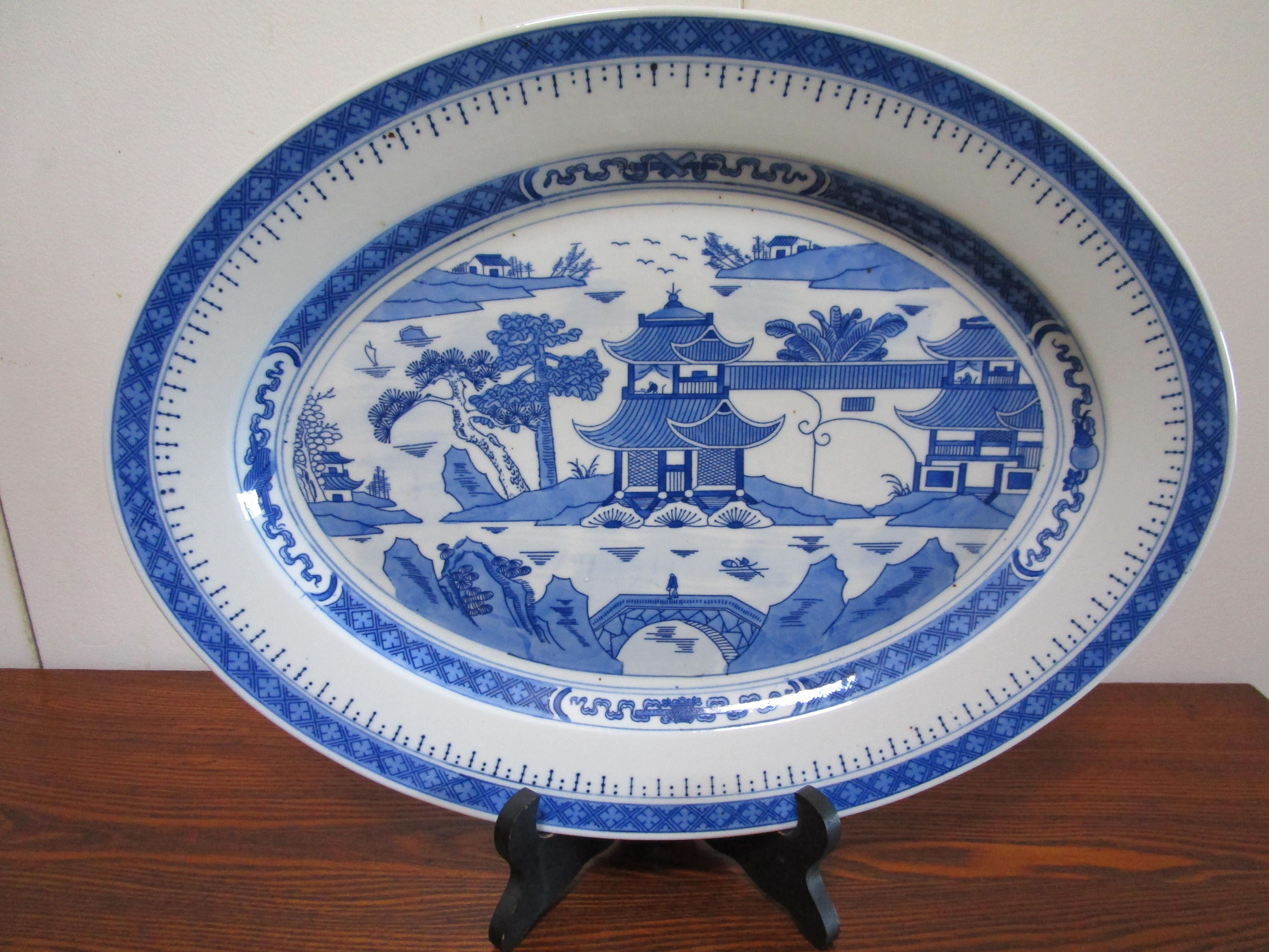 Hand-Painted Canton Blue and White Chinese Export Vintage Oval Platter