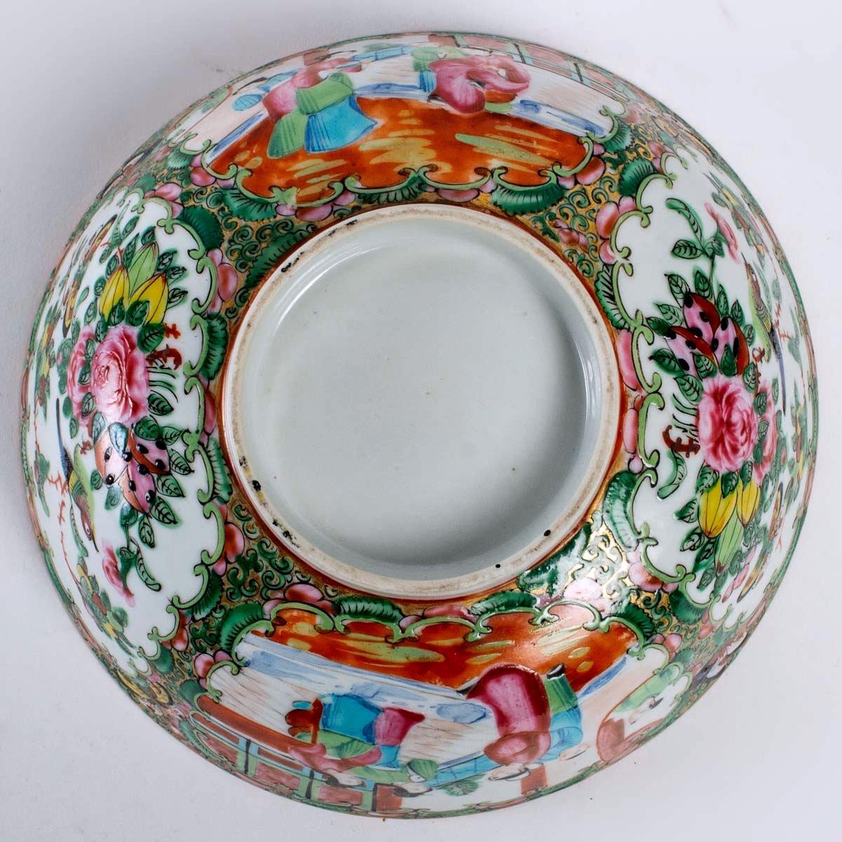 Asian Canton Polychrome Porcelain Circular Cup, Period, Mid-19th Century For Sale