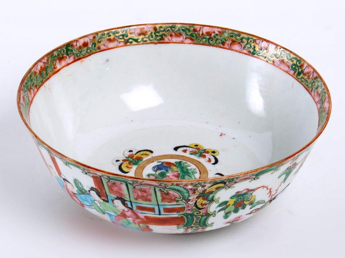 Polychromed Canton Polychrome Porcelain Circular Cup, Period, Mid-19th Century For Sale
