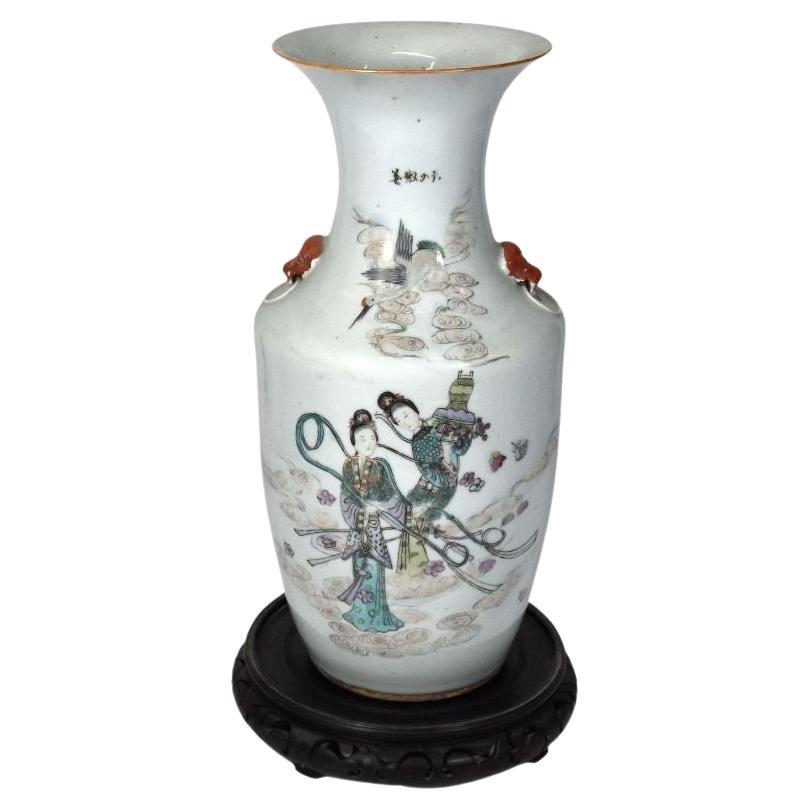 Kanton-Porzellanvase, um 1900 im Angebot