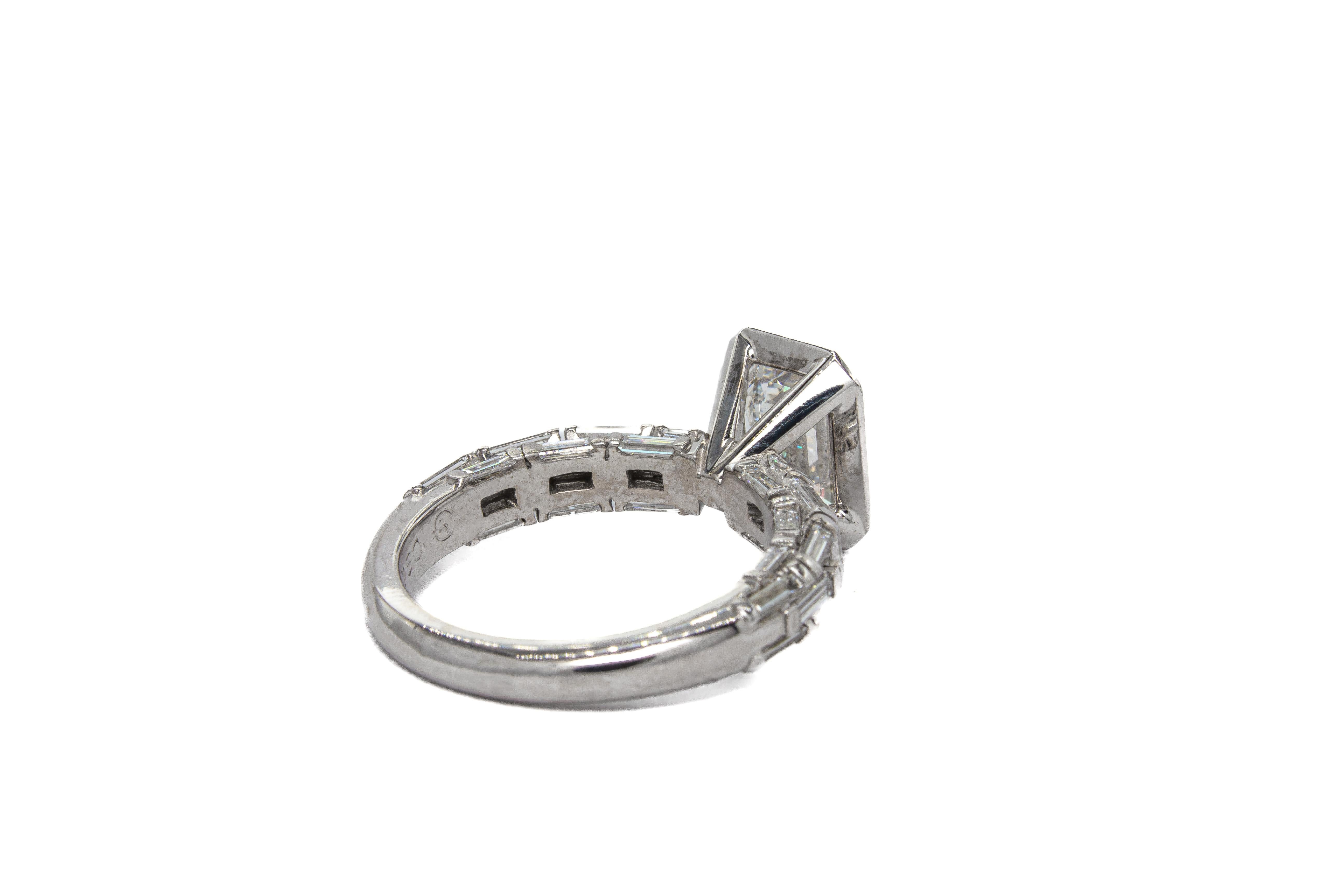 CANTURI GIA zertifiziert 2,00 Karat F VS2 Lünette gesetzt Smaragd Schliff Solitär Ring (Smaragdschliff) im Angebot