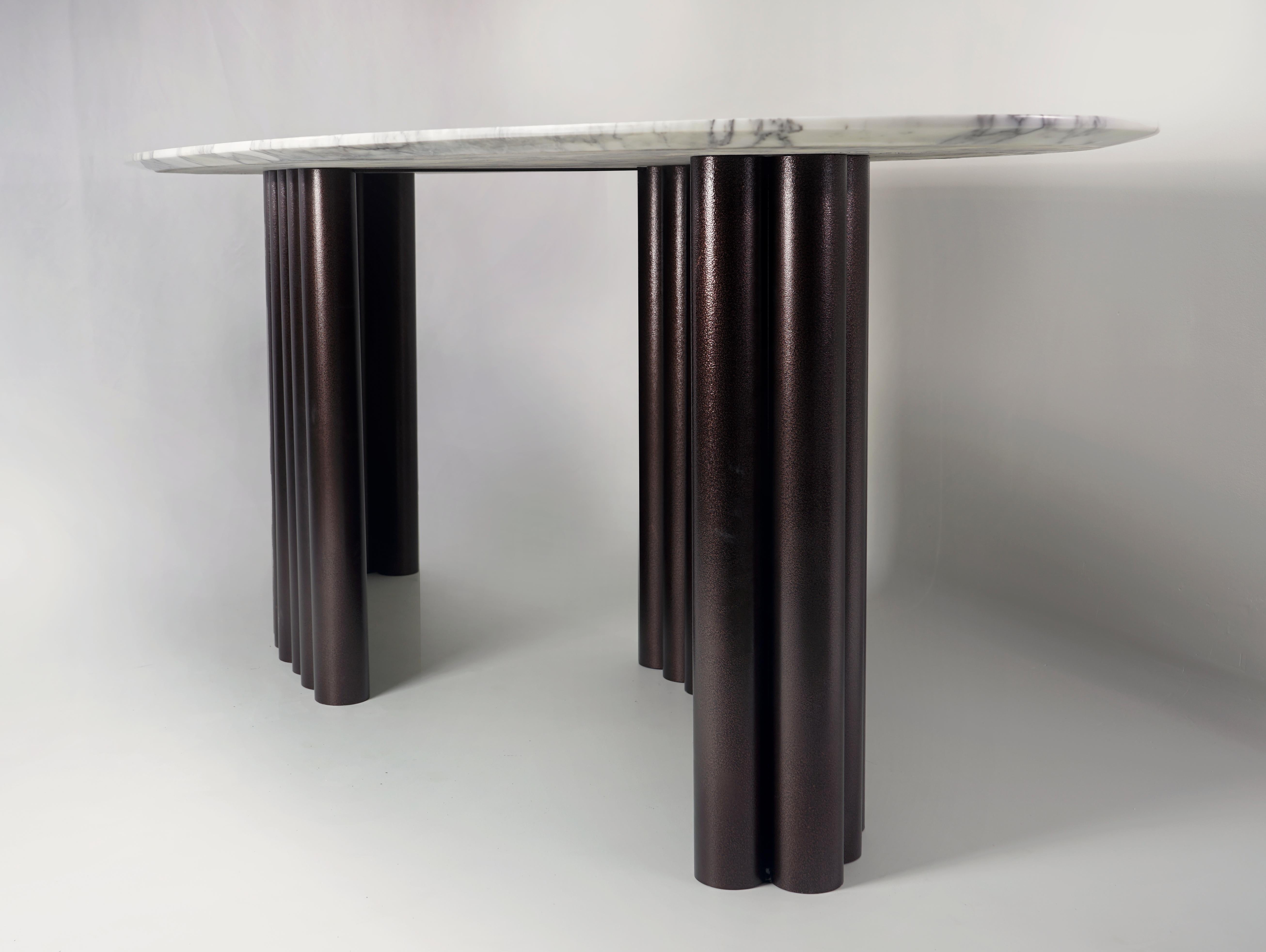 Cantus  - Sculptural Arabescato Marble Dining Table with Bronze Organ Pipe Base For Sale 4