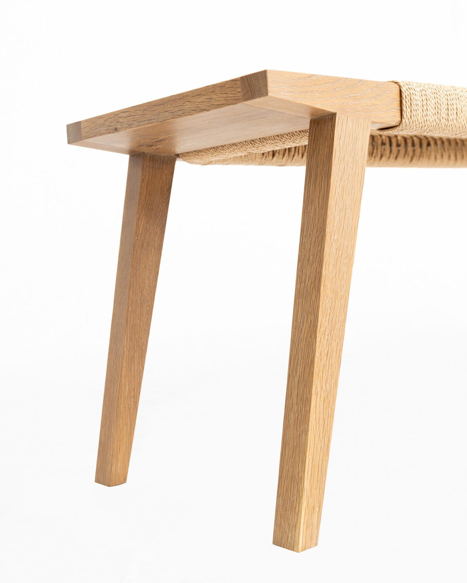 Scandinave moderne Banc Canva, chêne blanc avec cordon danois tissé à la main, banc d'appoint en vente