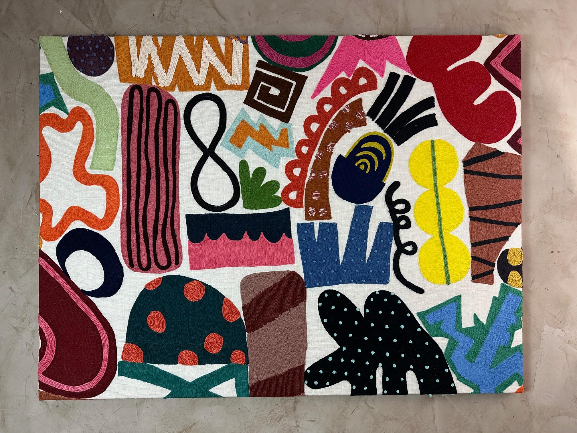 Canvas covered with a beautiful fabric from the famous French house Pierre Frey.
This extraordinary embroidery on linen, made by hand, reinterprets a work by the artist Emily Jackson. Its richness and cheerfulness echo the dynamism and freedom of