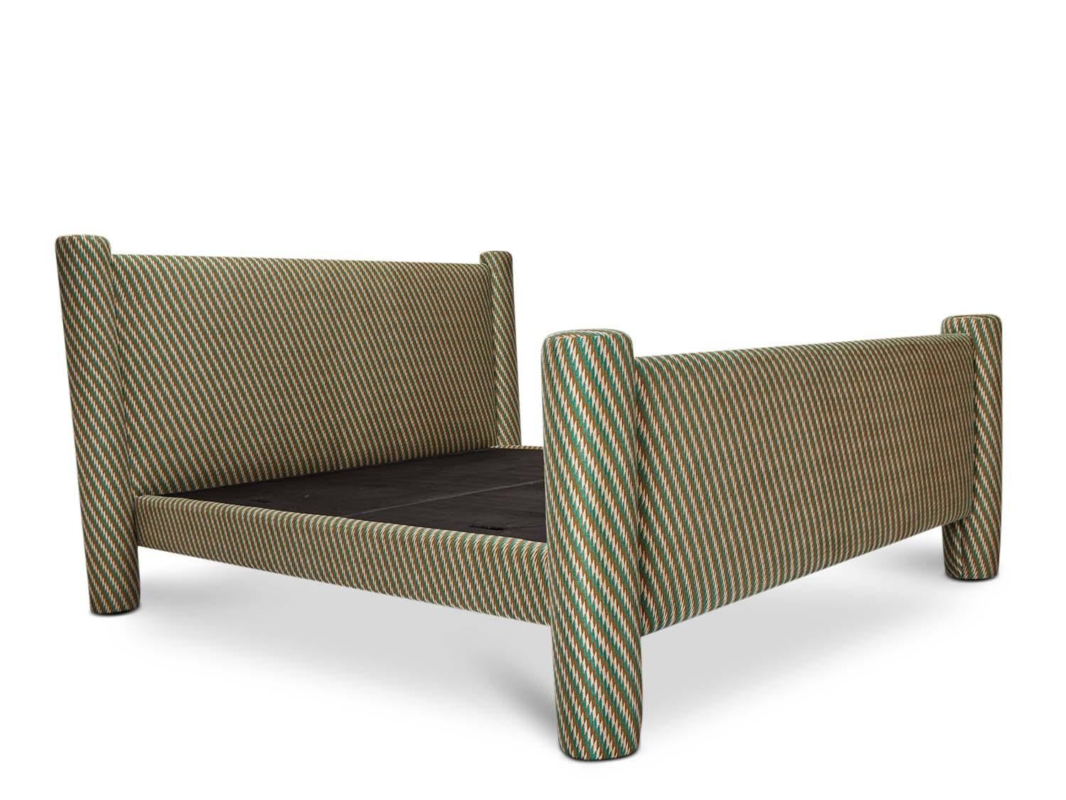 Americano Canyon Bed by Josh Greene for Lawson-Fenning - Queen in vendita