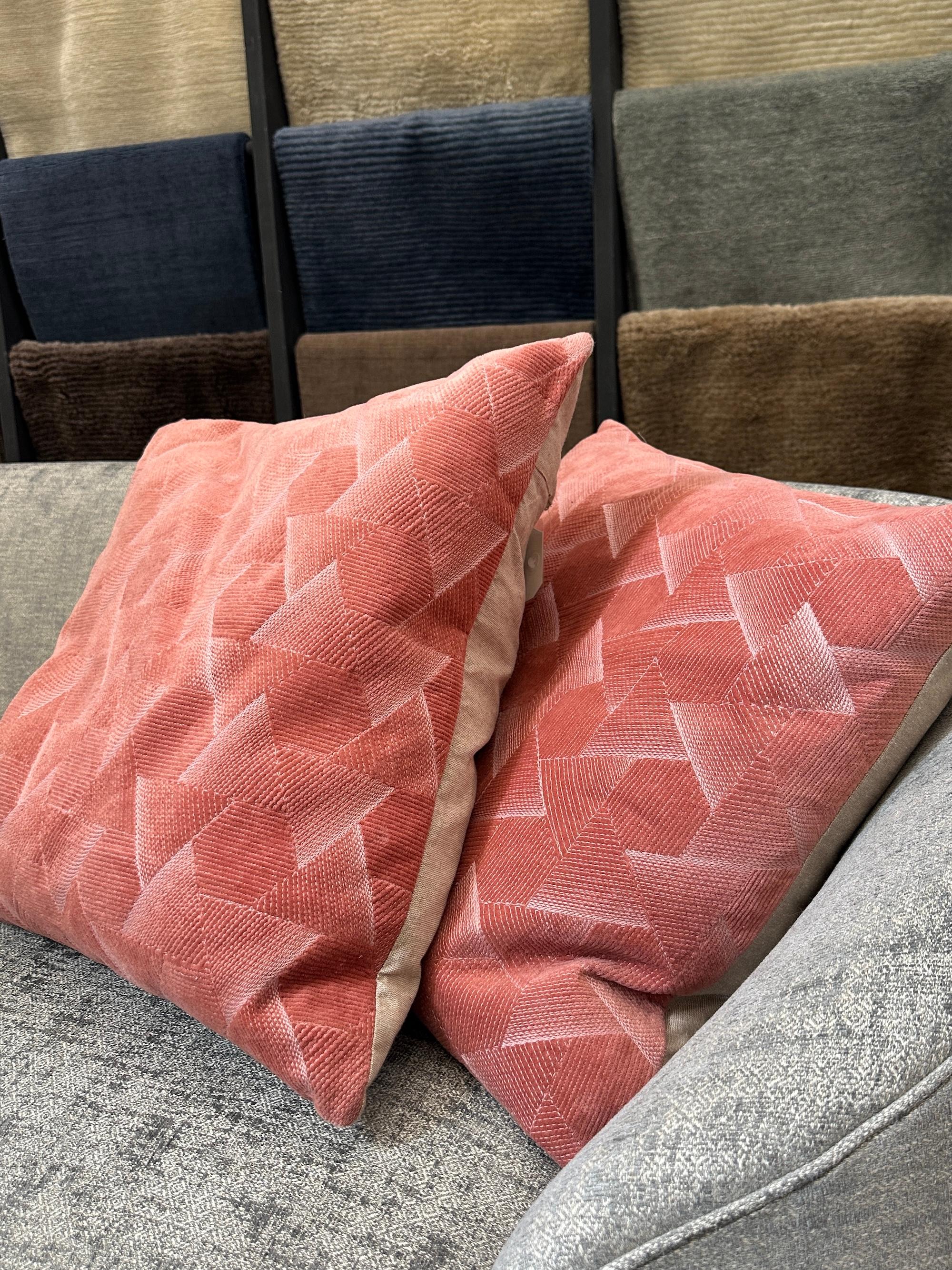 XXI secolo e contemporaneo Cuscino marocchino Canyon Rose Pink in vendita
