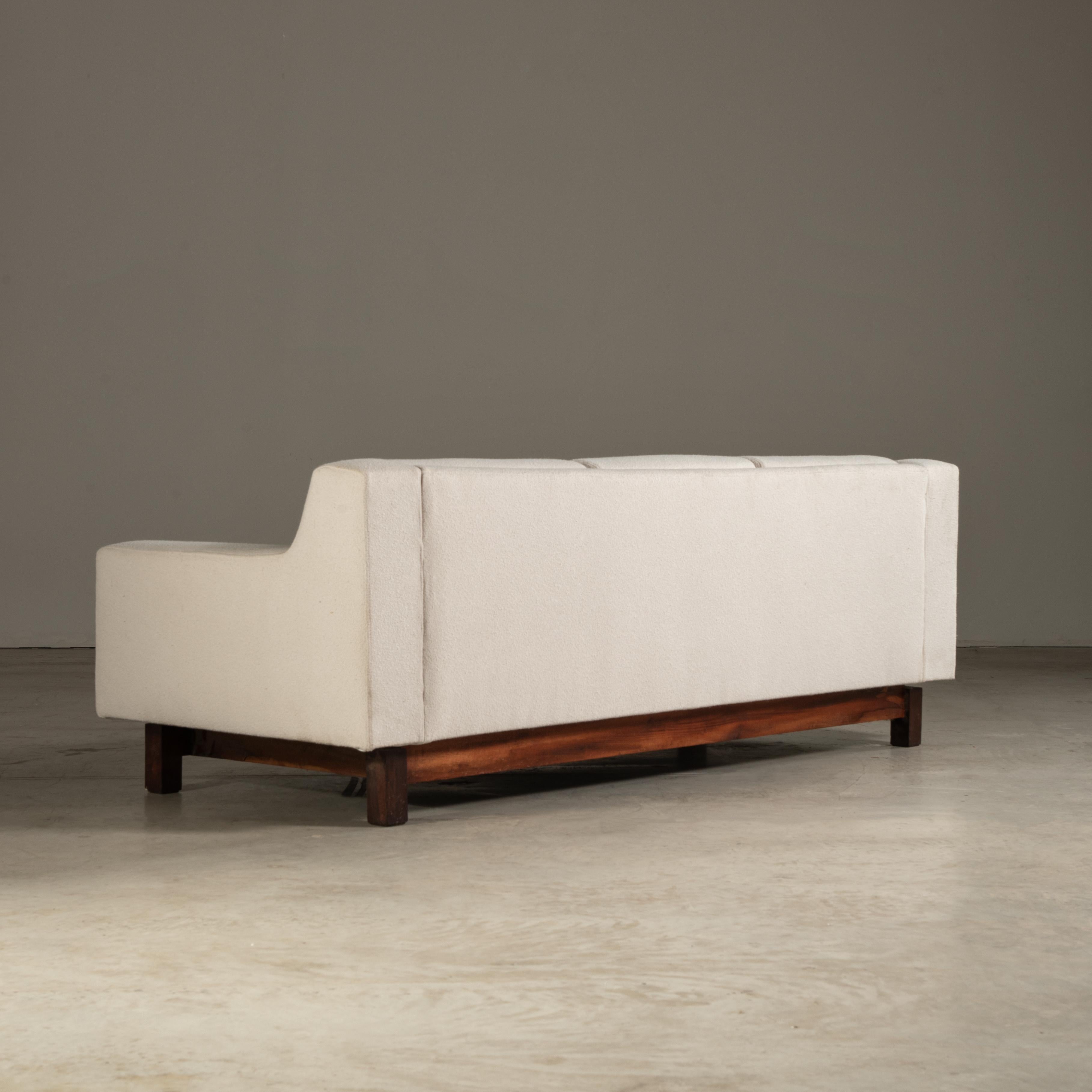 Caola Sofa, by Sérgio Rodrigues, Brazilian Mid-Century Modern  For Sale 2