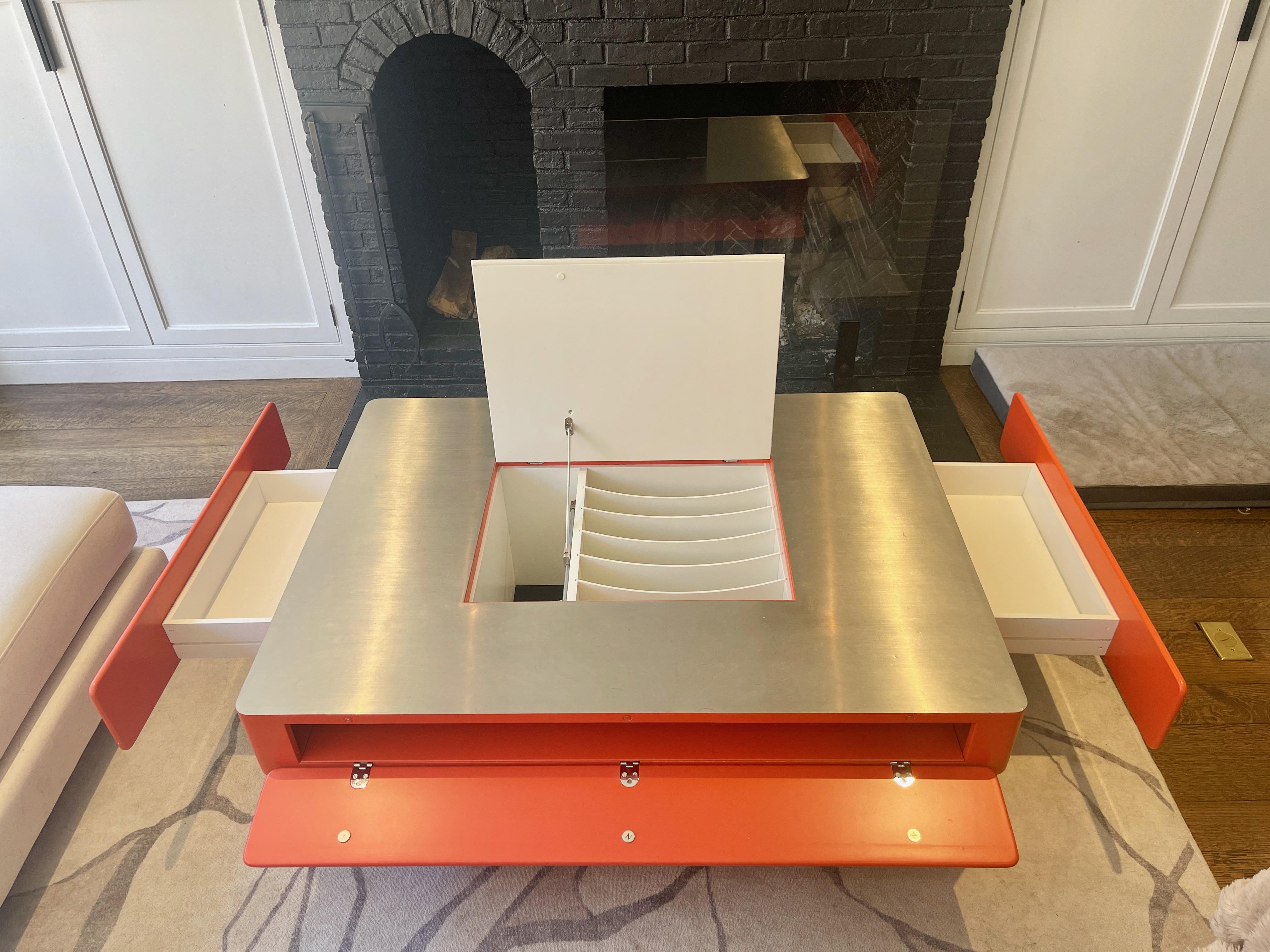 CAORI Cocktail Table by Vico Magistretti for Gavina, Italy In Good Condition In Hanover, MA