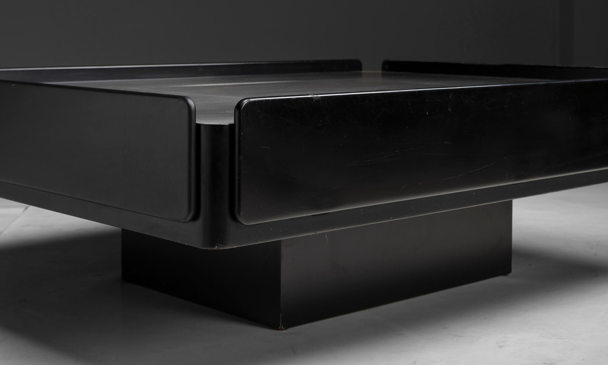 Caori Coffee Table by Vico Magistretti, Italy circa 1960 In Good Condition For Sale In Culver City, CA