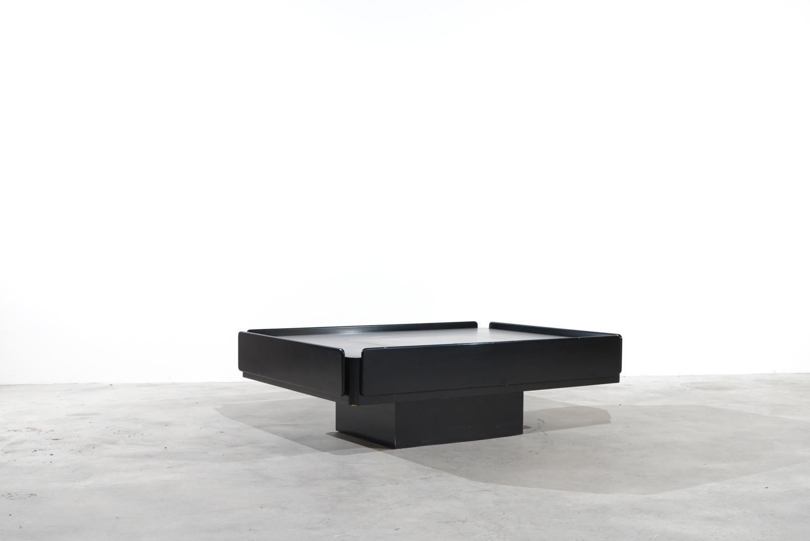 Caori Coffee Table by Vico Magistretti Knoll International Gavina Black 1960s  In Good Condition For Sale In Berlin, BE