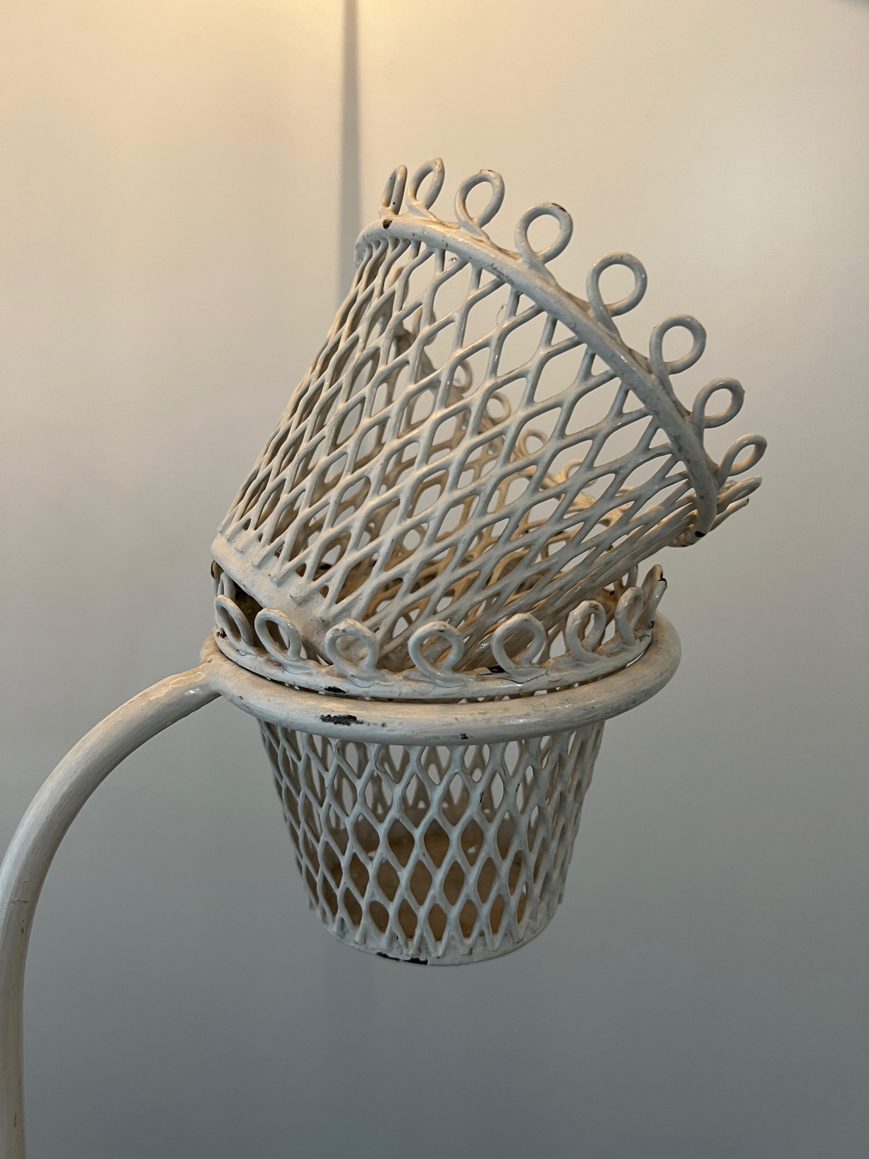 Lampada da terra porta piante Collection'S di Mathieu Matégot in vendita 2