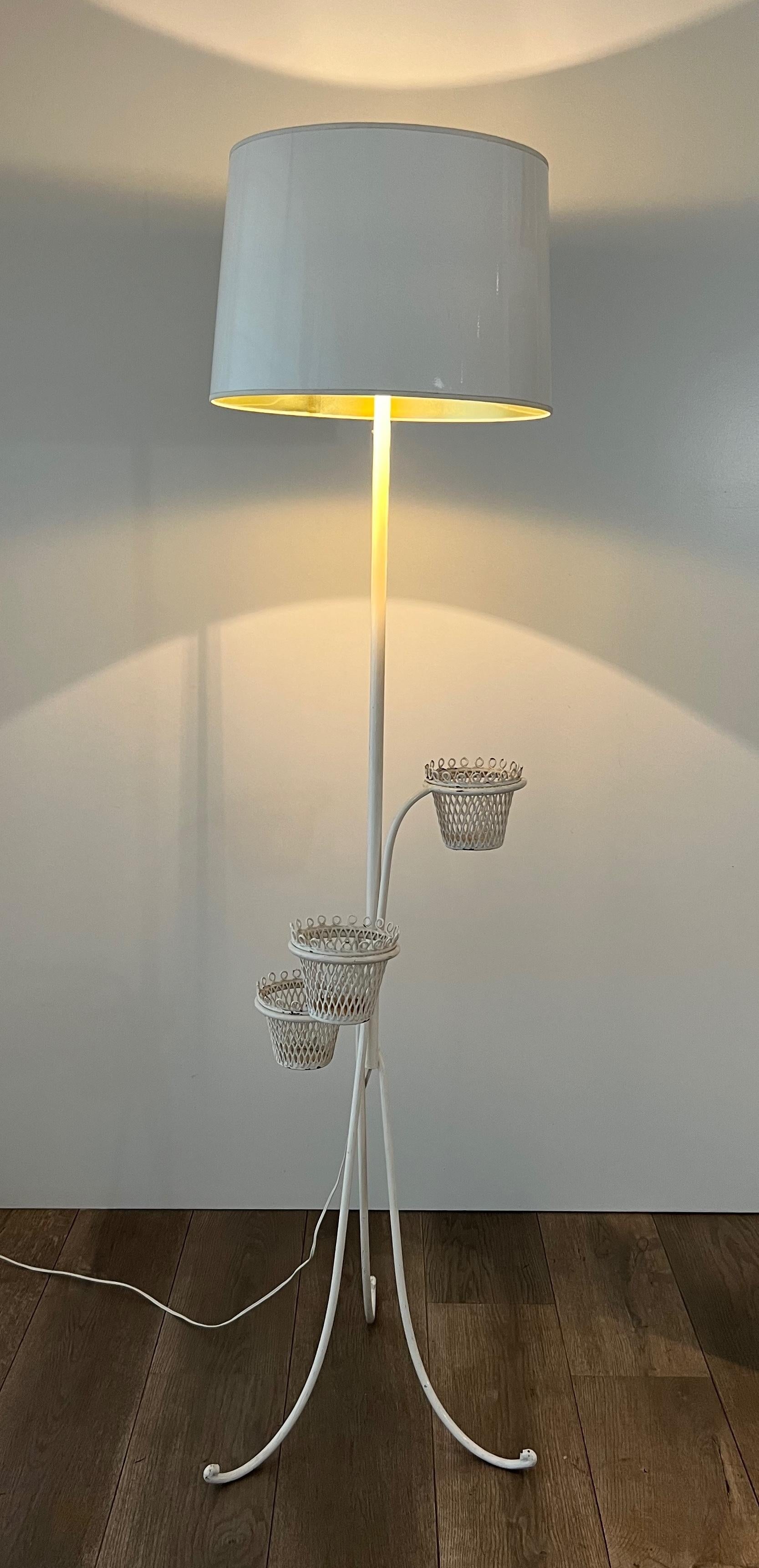 Lampada da terra porta piante Collection'S di Mathieu Matégot in vendita 8