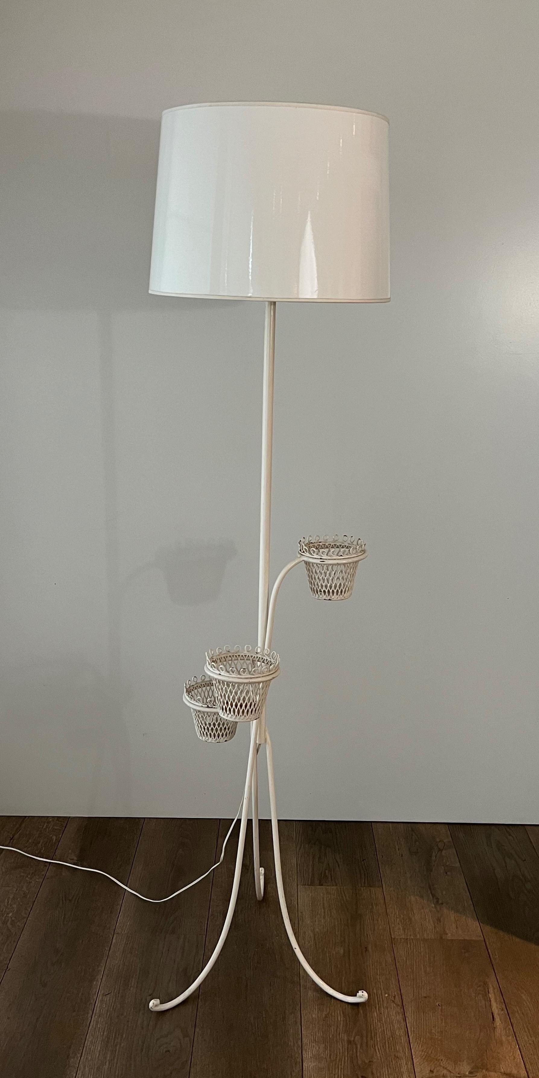 Lampada da terra porta piante Collection'S di Mathieu Matégot in vendita 11