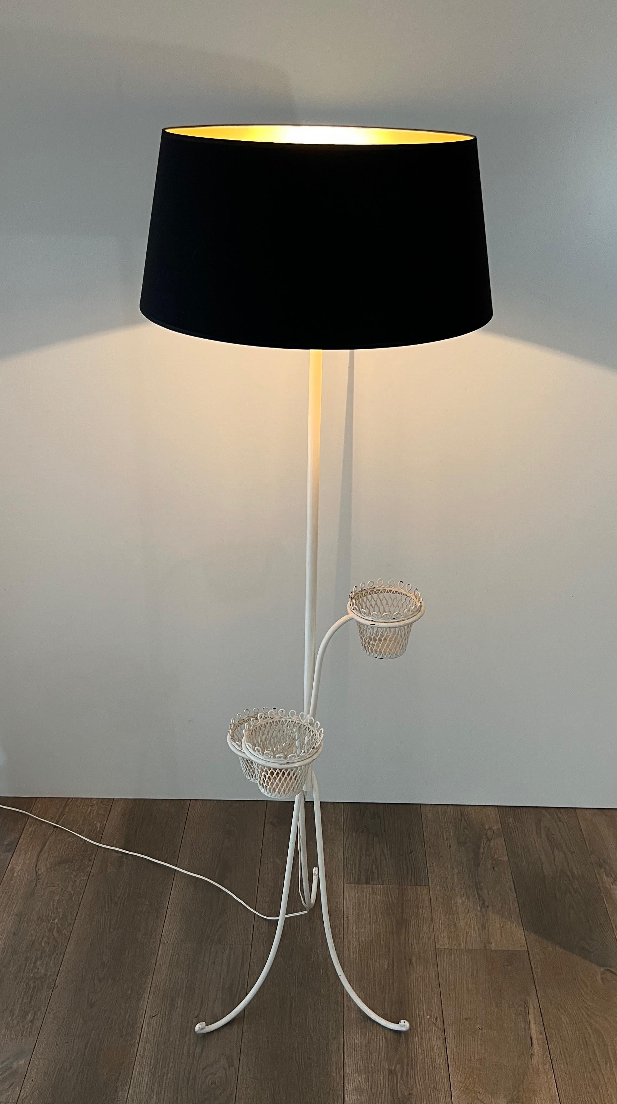 Francese Lampada da terra porta piante Collection'S di Mathieu Matégot in vendita