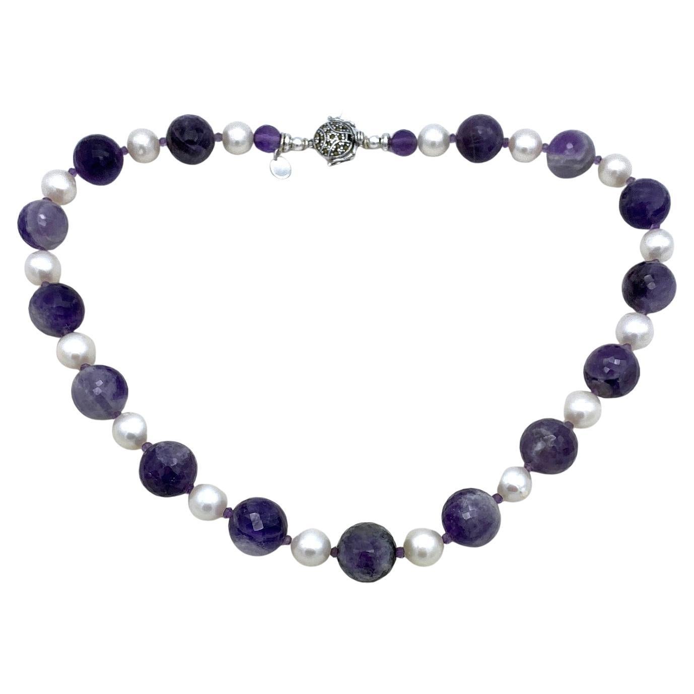 Artigiano Collana Cape Amethyst e Perle Naturali con chiusura in argento in vendita