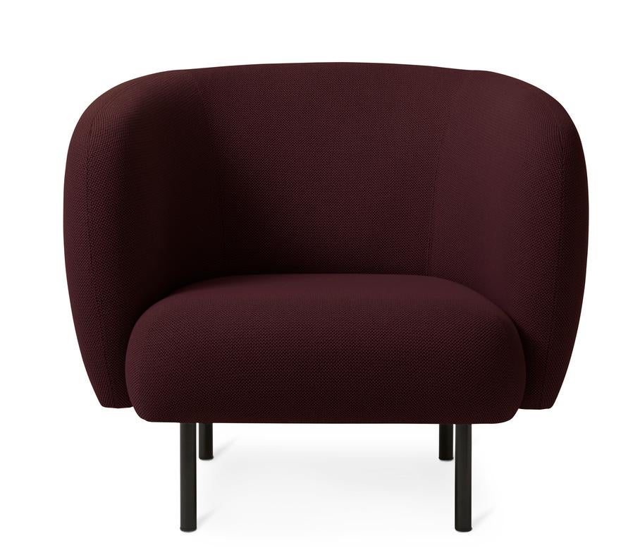 Capelounge chair burgundy by Warm Nordic.
Dimensions: D90 x W82 x H 80 cm.
Material: textile upholstery, wooden frame, powder coated black steel legs
Weight: 34.5 kg
Also available in different colours and finishes. 

An elegant armchair with