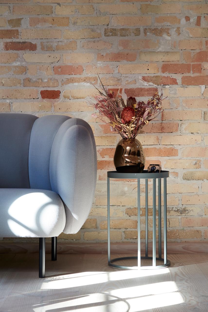 XXIe siècle et contemporain Fauteuil de salon Cape avec points en terre cuite de Warm Nordic en vente
