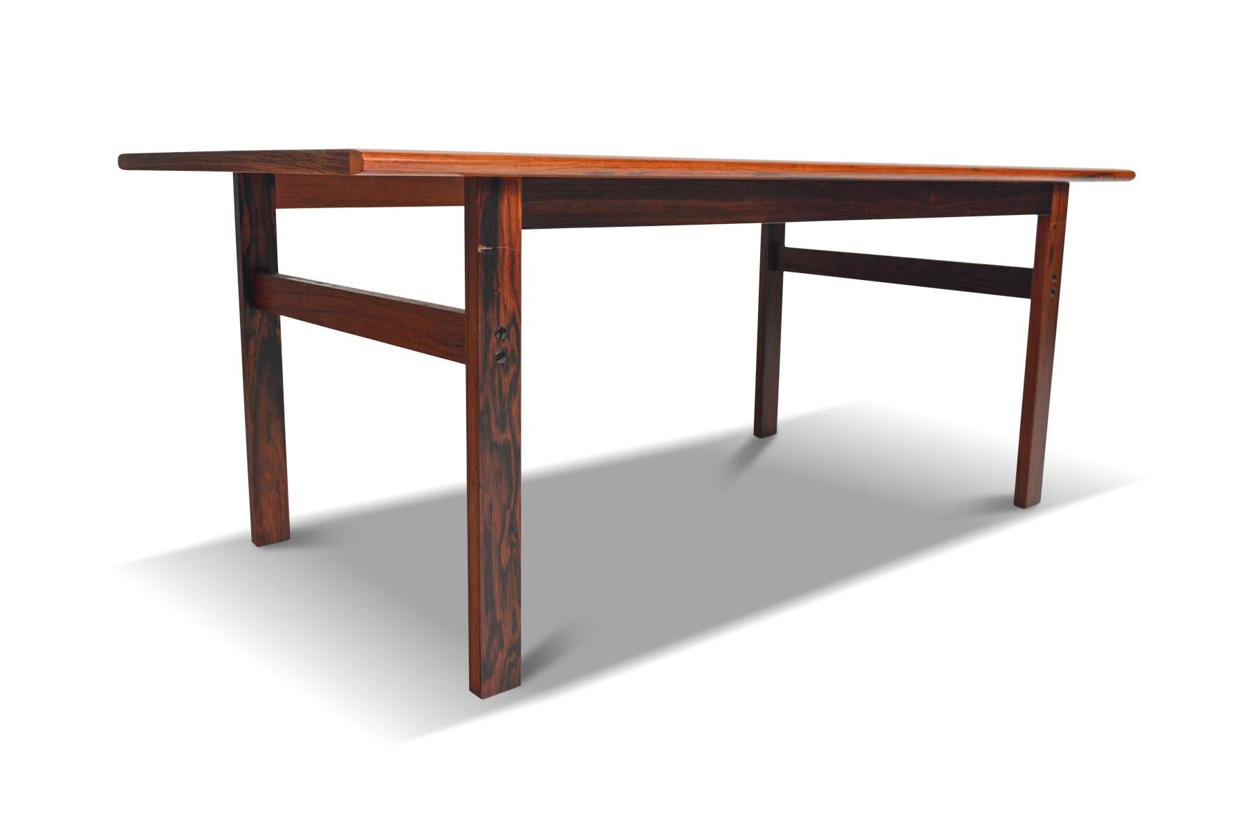 Capella Coffee Table in Rosewood by Illum Wikkelsø  In Good Condition For Sale In Berkeley, CA