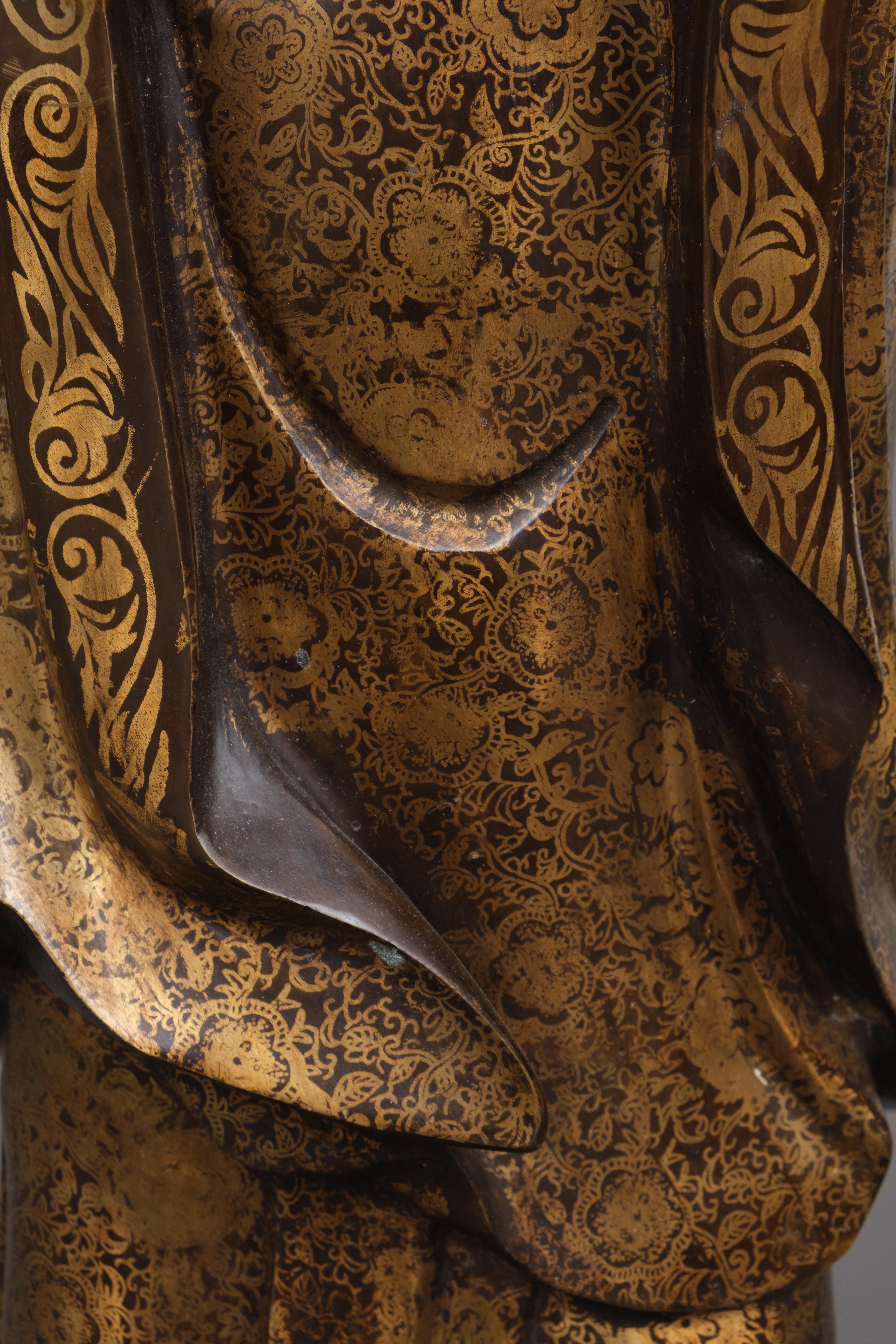 Figure en bronze chinoise d'un bodhisattva Guanyin debout en vente 3