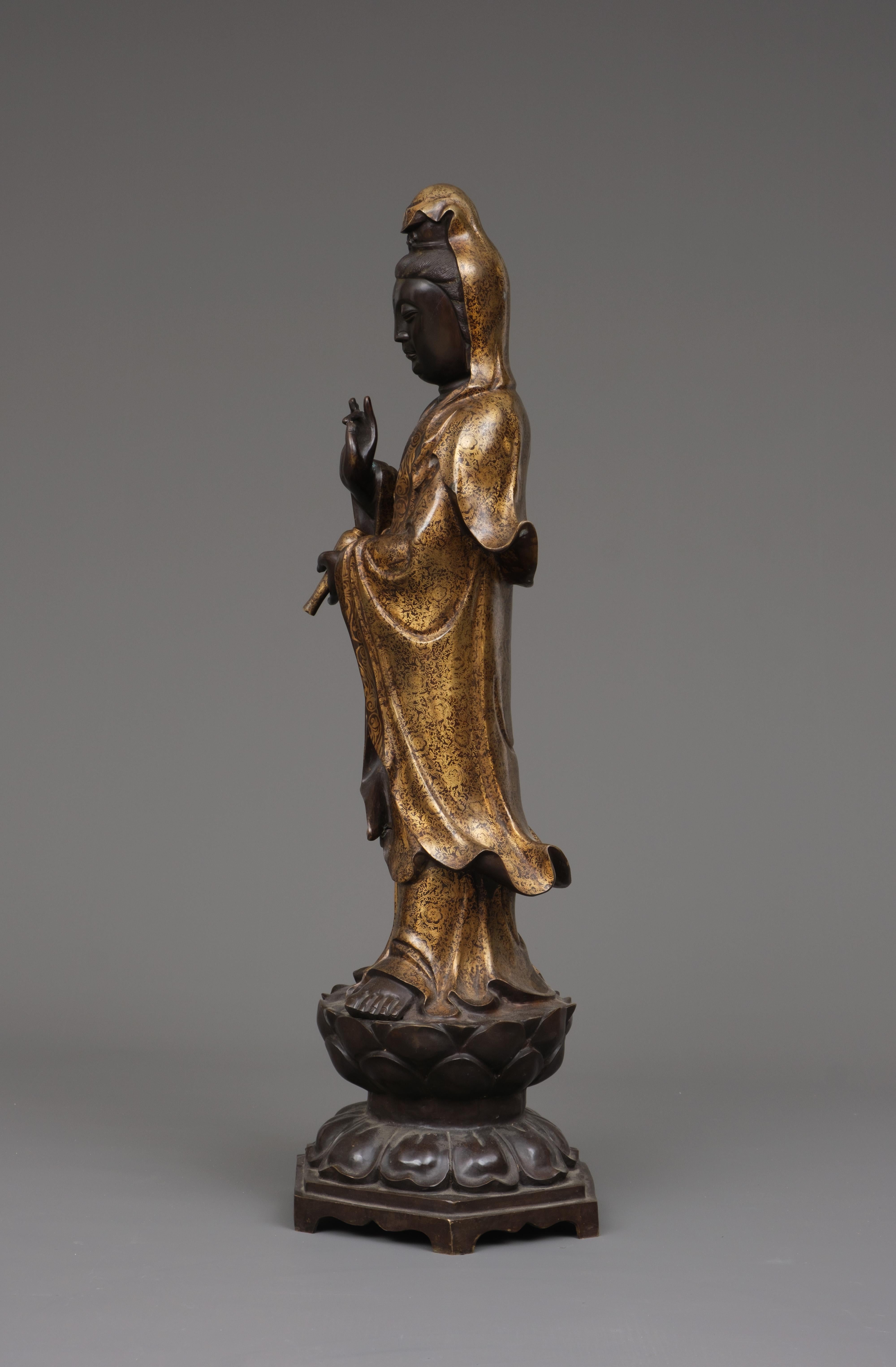 Capital Chinese bronze figure of a standing bodhisattva Guanyin For Sale 3