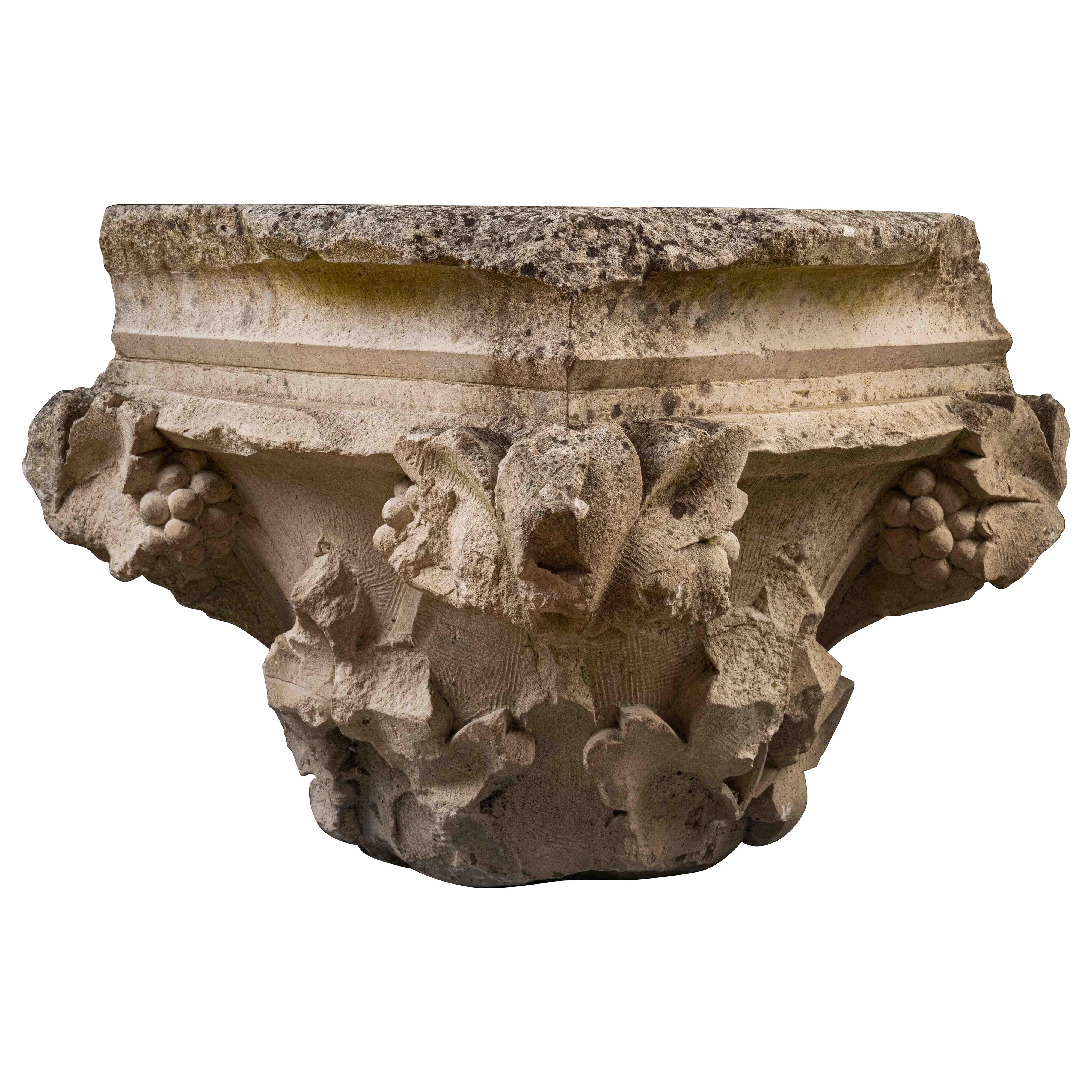 Capitello decorato con fogliame - Francia, XIII secolo in vendita