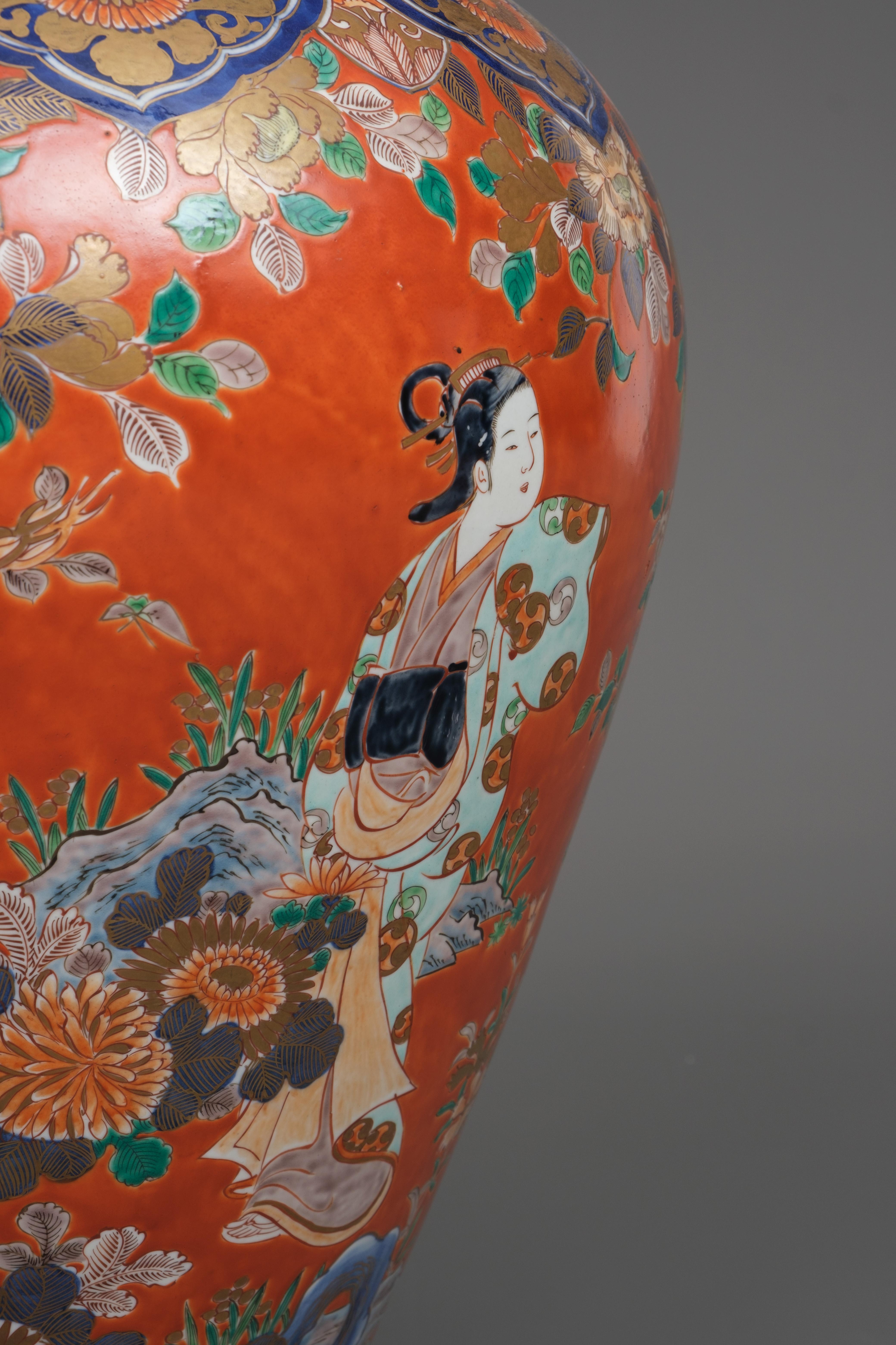 Capital Japanese Imari-verte porcelain vase with bijin 美人 design 9