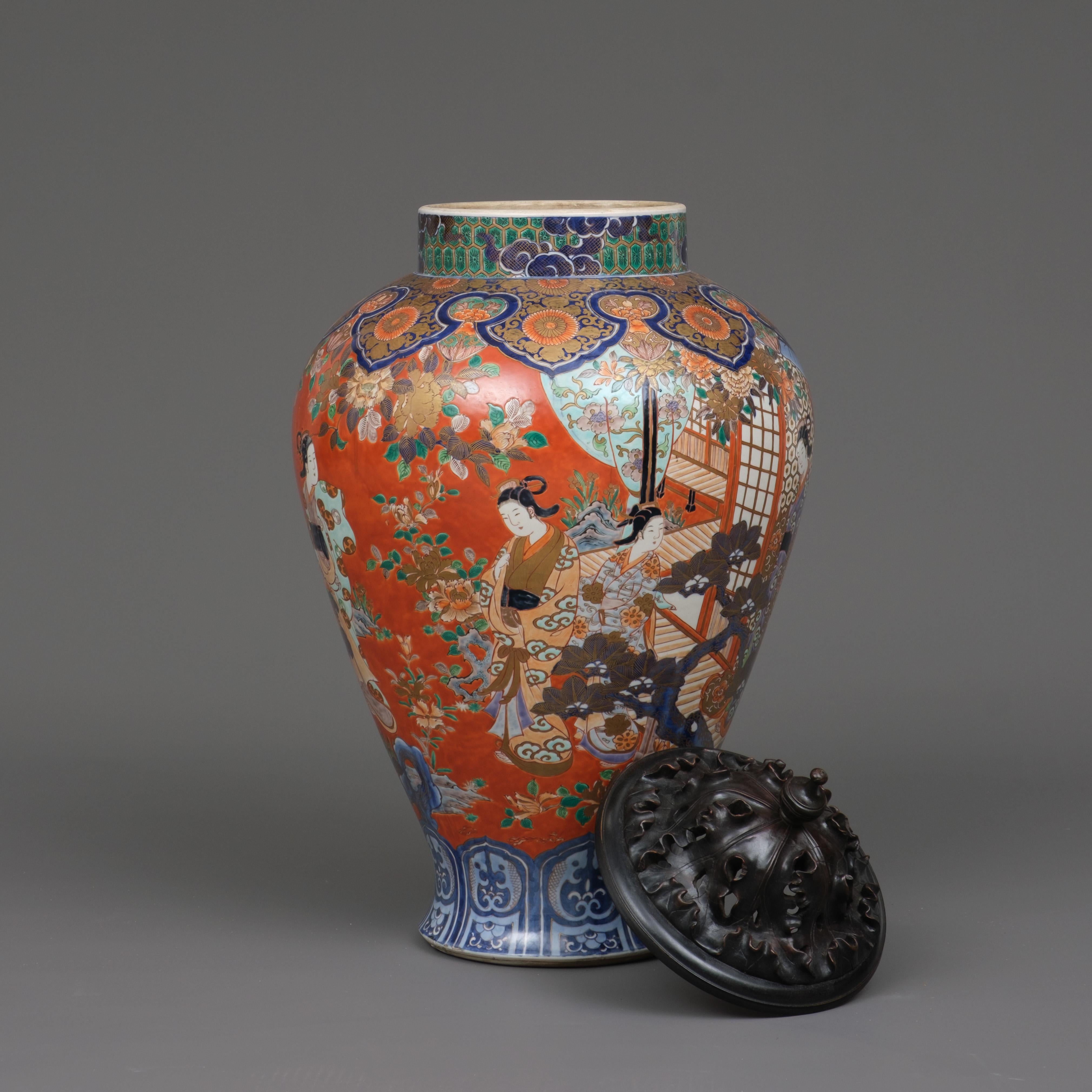 19th Century Capital Japanese Imari-verte porcelain vase with bijin 美人 design