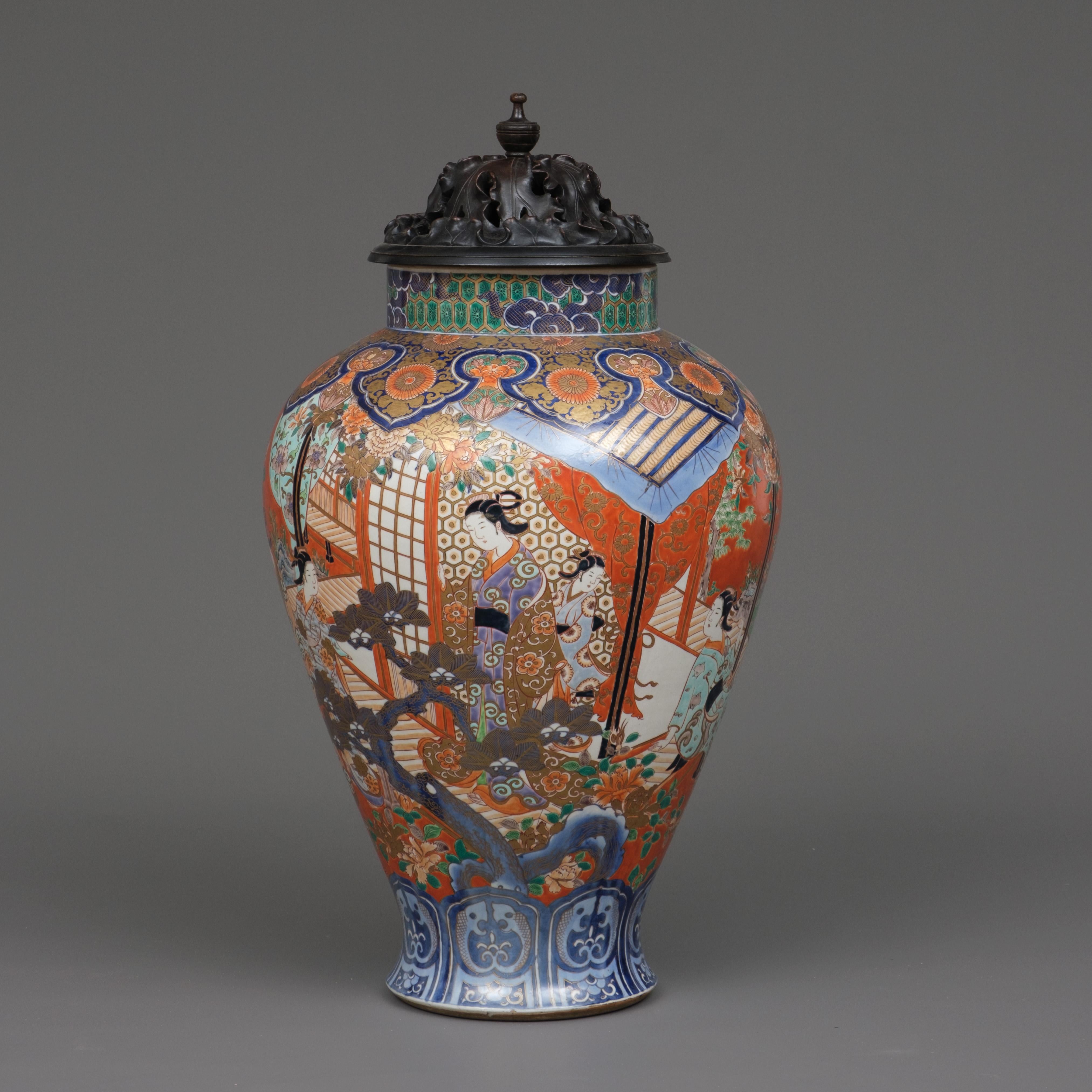 Capital Japanese Imari-verte porcelain vase with bijin 美人 design 1