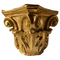 Chapiteaux italiens en bois sculpté Milieu du XXe siècle