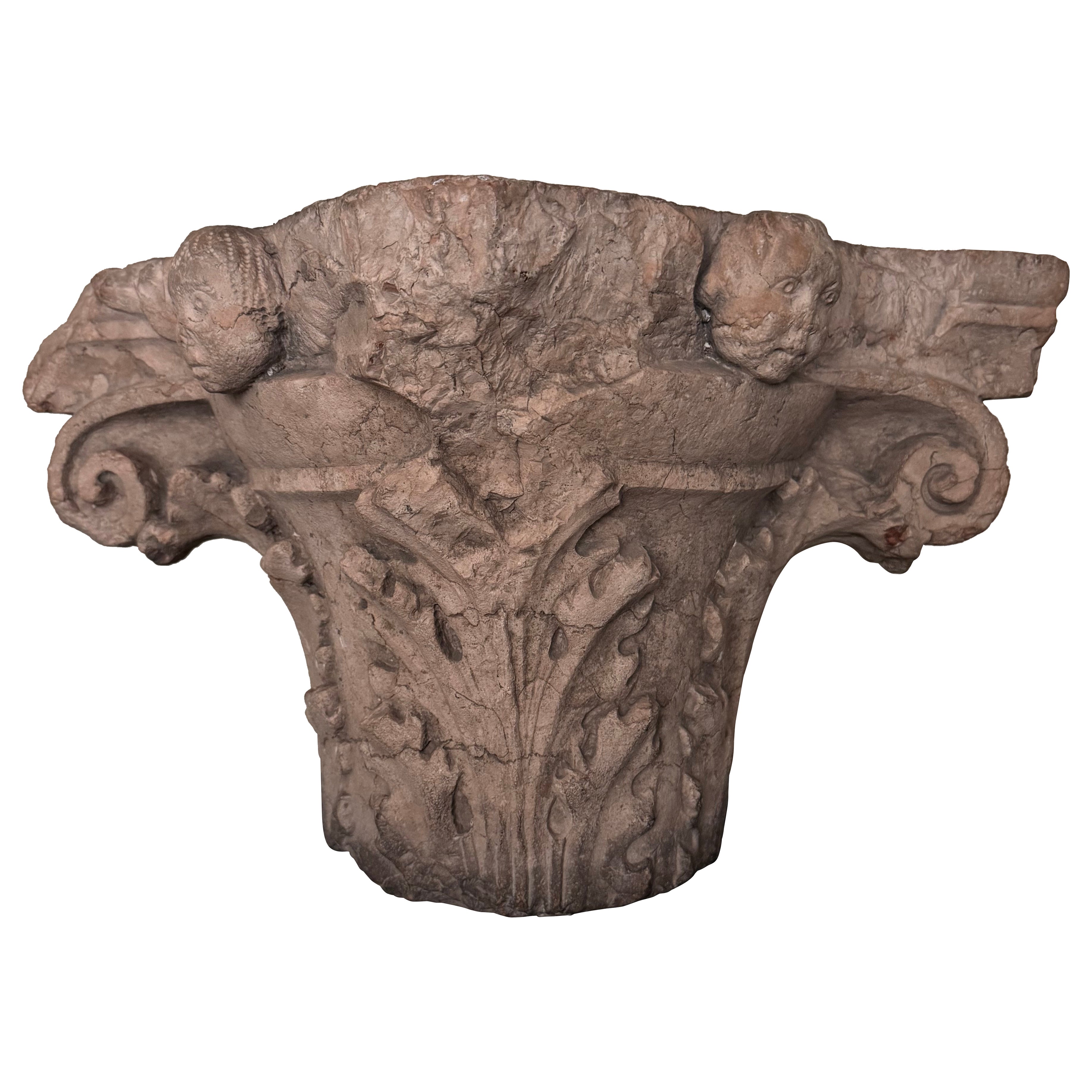 Capitello corinzio a foglie d
acanto in marmo rosso di Verona - fine XV secolo For Sale